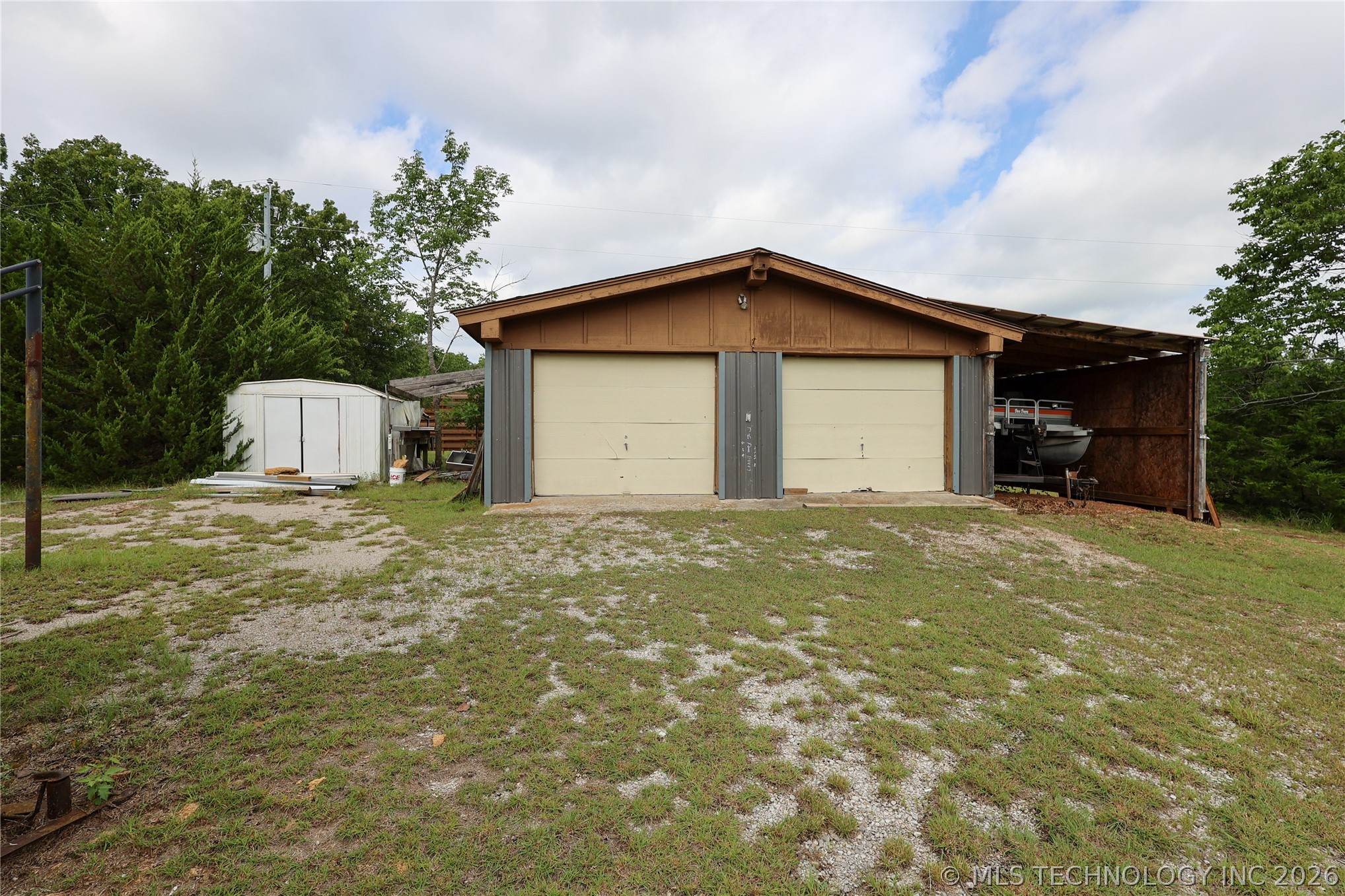 2766 Creek Property Photo 8