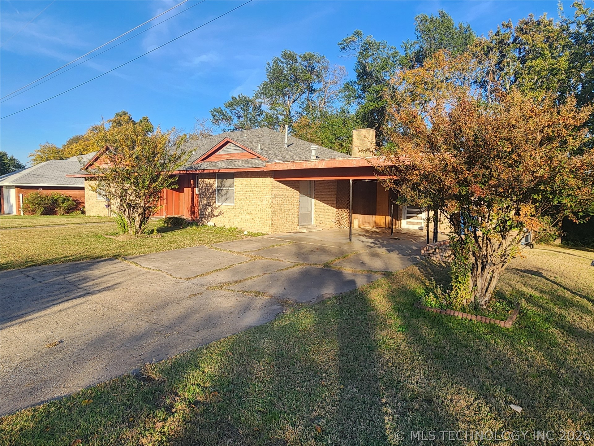 1672 S Velma Avenue Property Photo 1