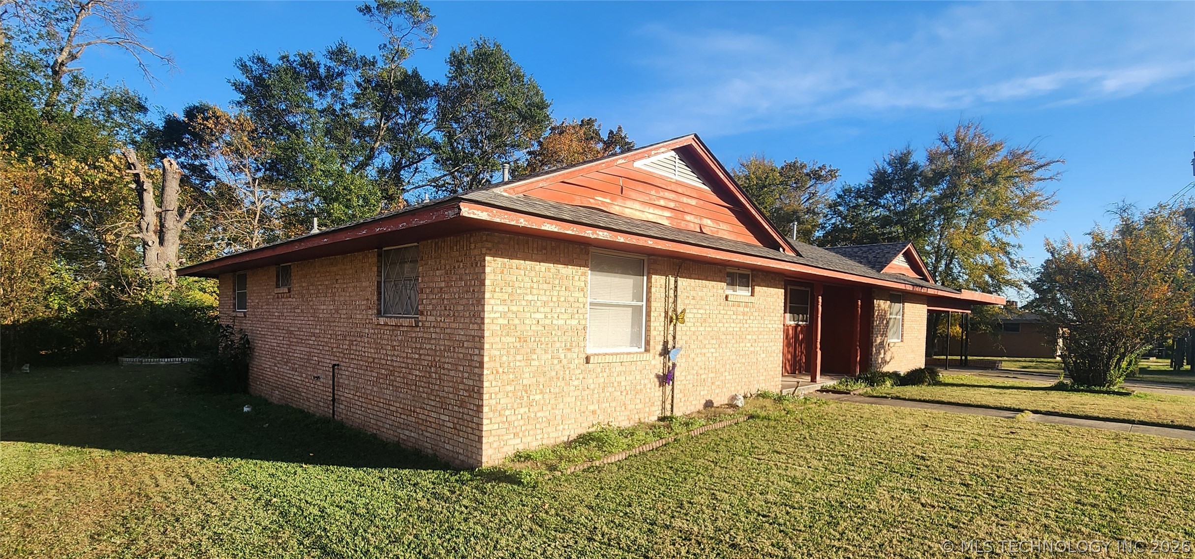 1672 S Velma Avenue Property Photo 9
