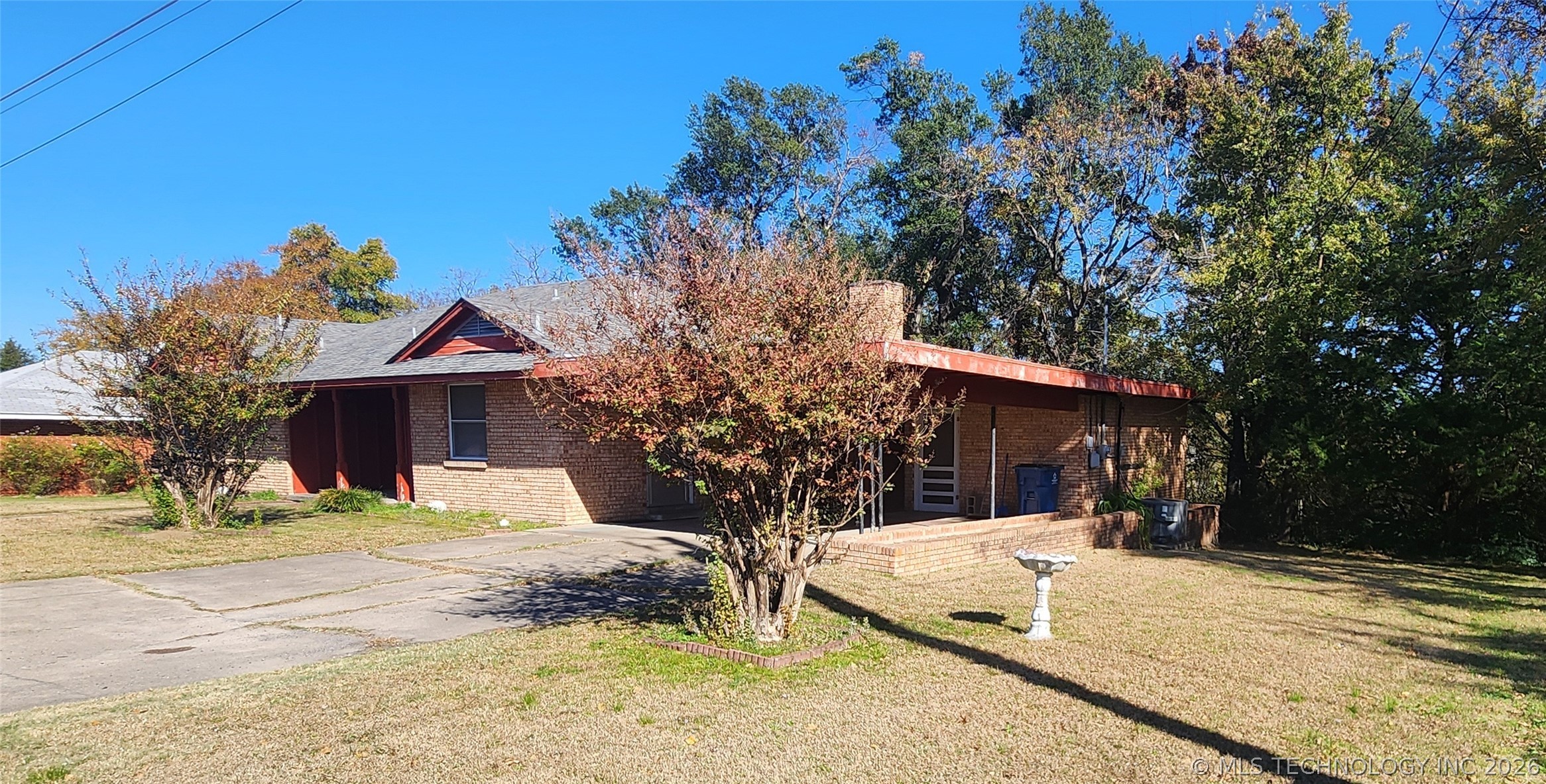 1672 S Velma Avenue Property Photo 12
