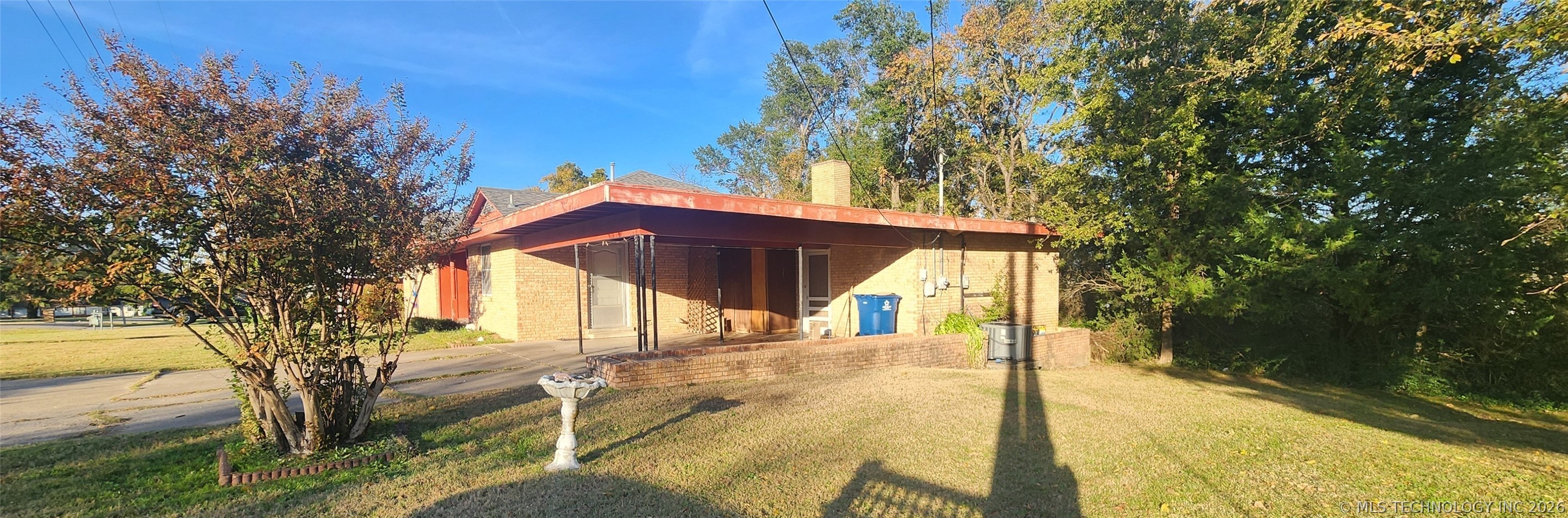 1672 S Velma Avenue Property Photo 18