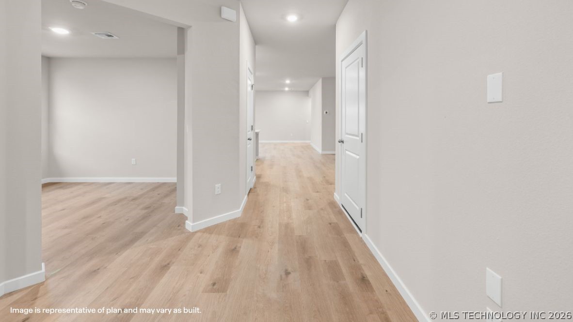 2022 E Toledo Street Property Photo 3