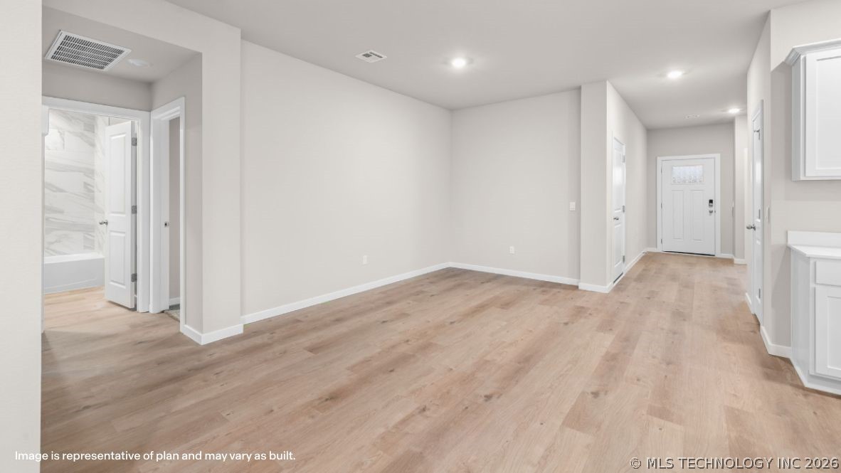 2022 E Toledo Street Property Photo 6