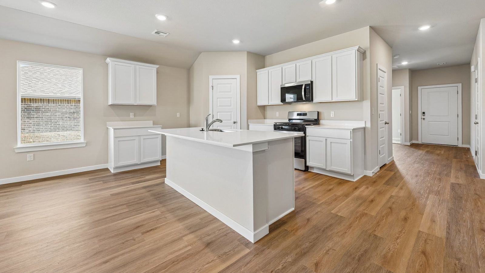 2022 E Toledo Street Property Photo 6