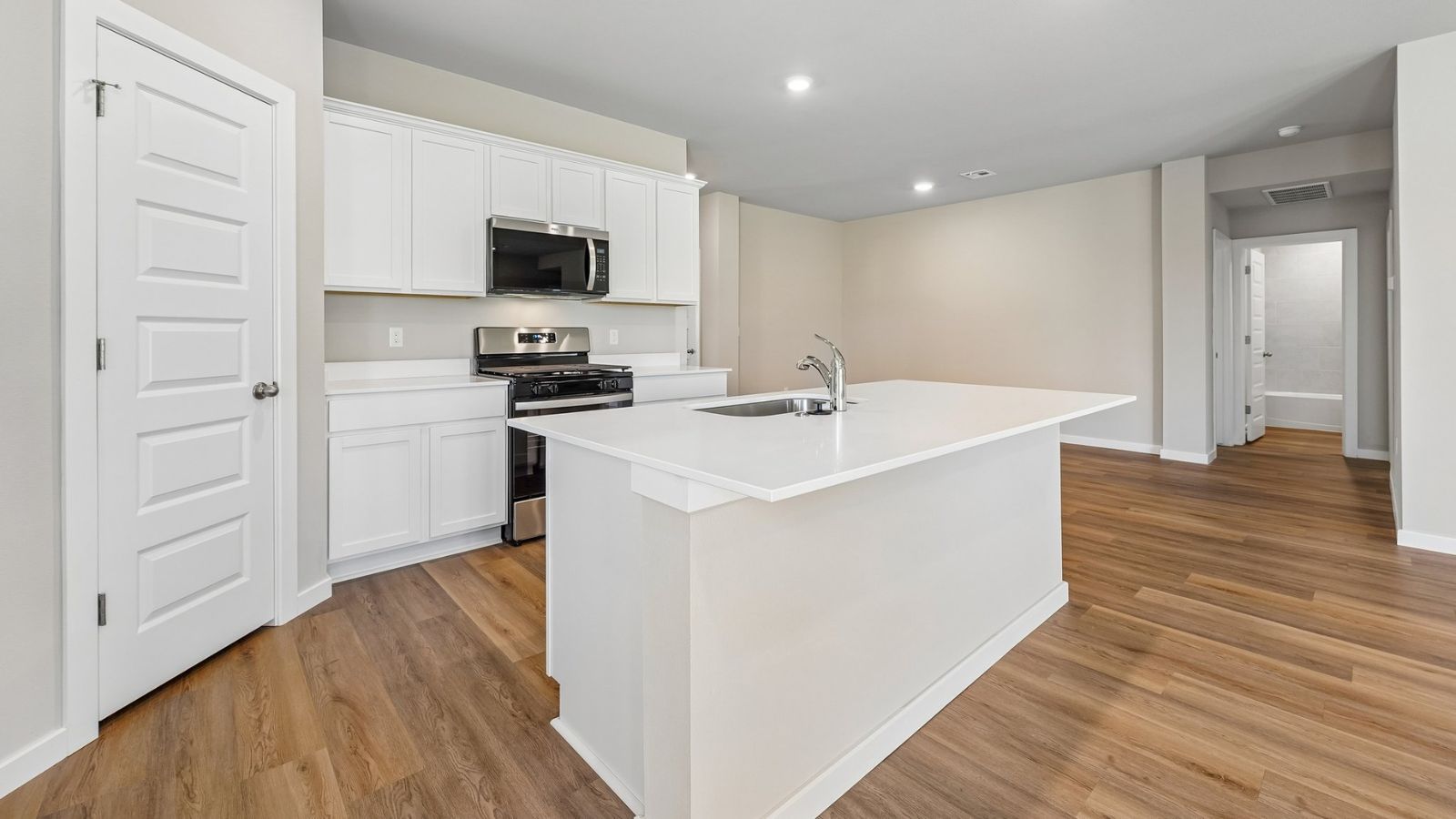 2022 E Toledo Street Property Photo 8