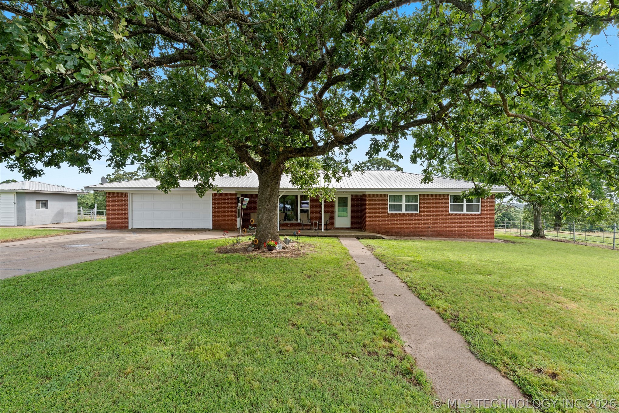 448010 E 60th Road Property Photo 1