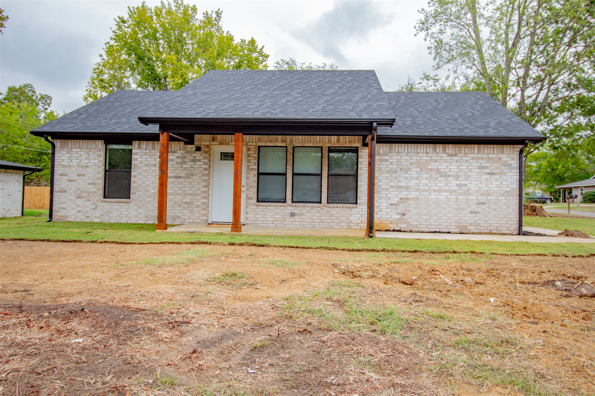 1102 W Mulberry Property Photo 1