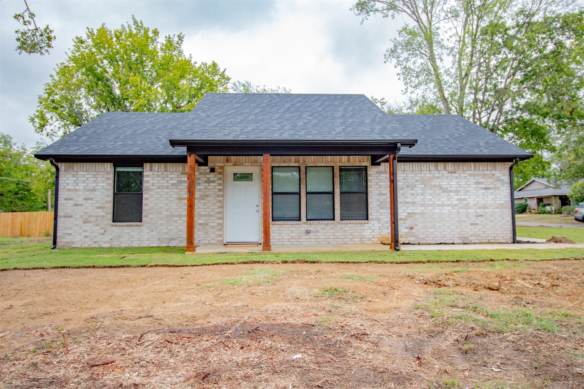1102 W Mulberry Property Photo 2