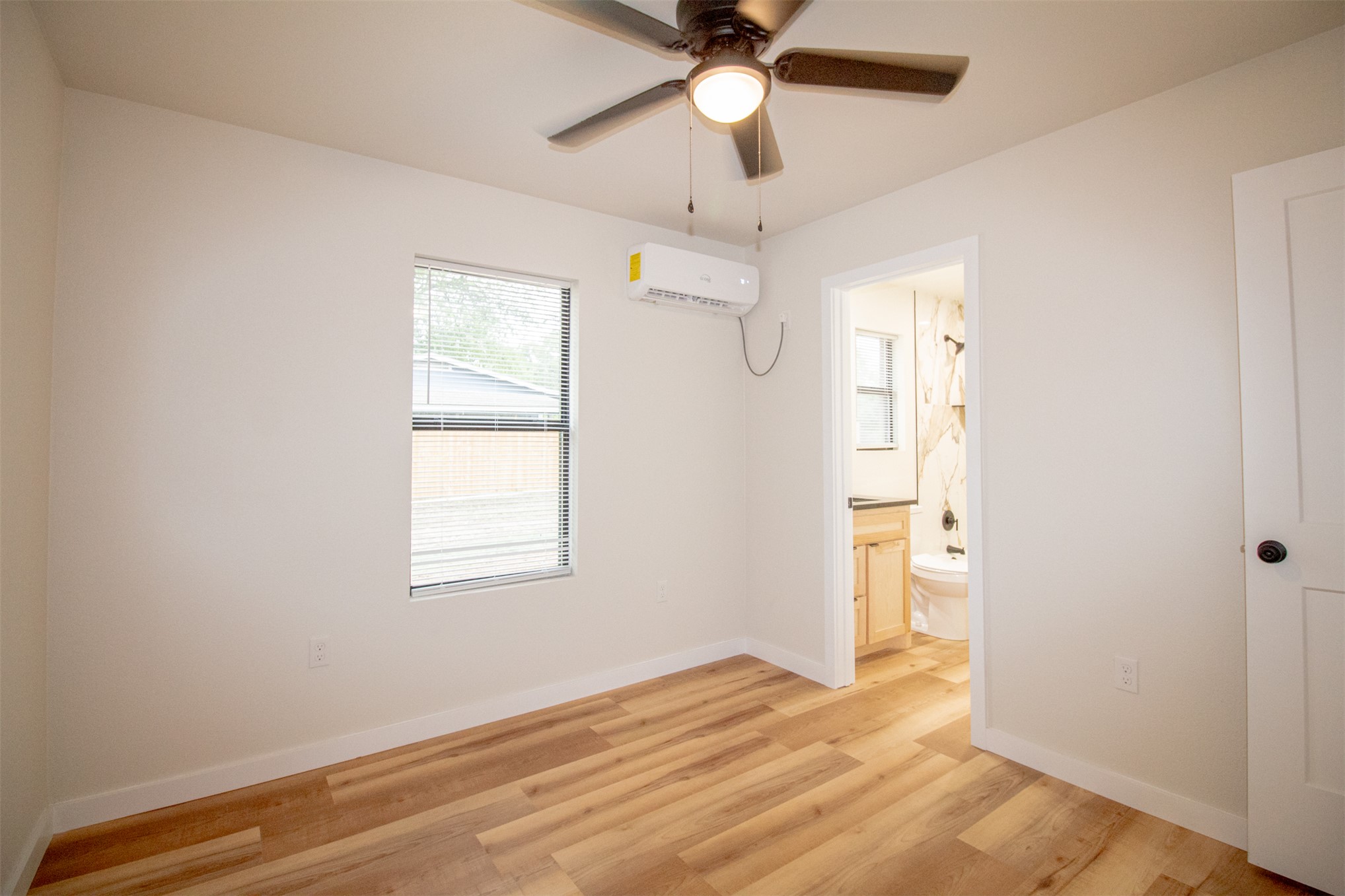 1102 W Mulberry Property Photo 8