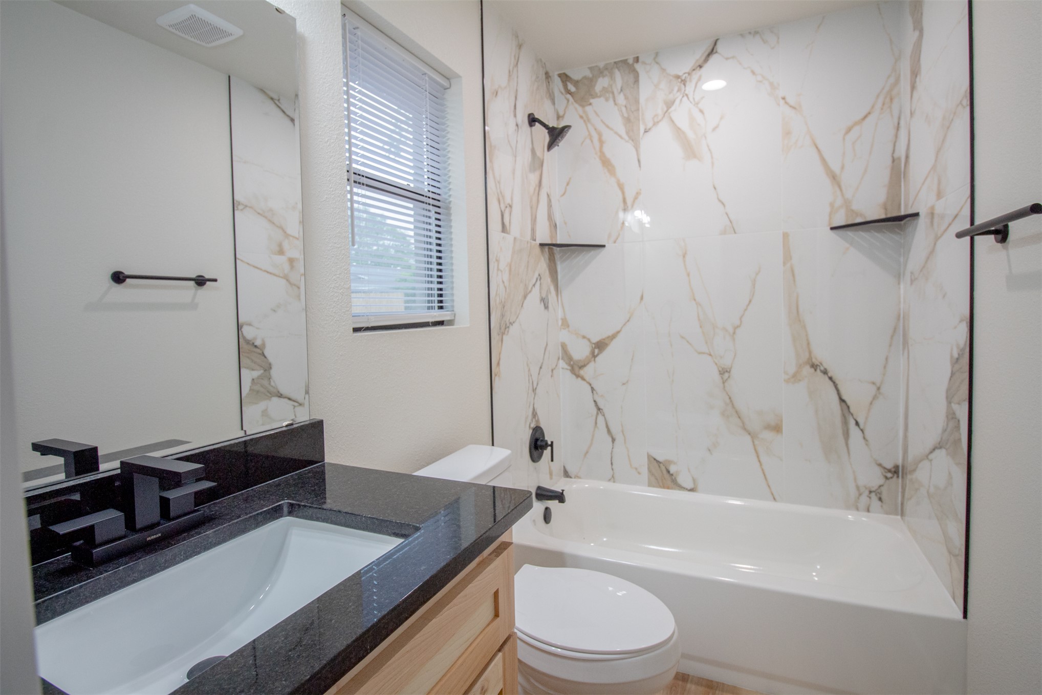 1102 W Mulberry Property Photo 10