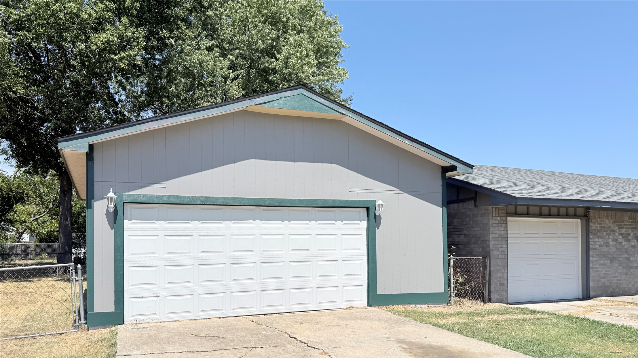1329 Ne 3rd Place Property Photo 4