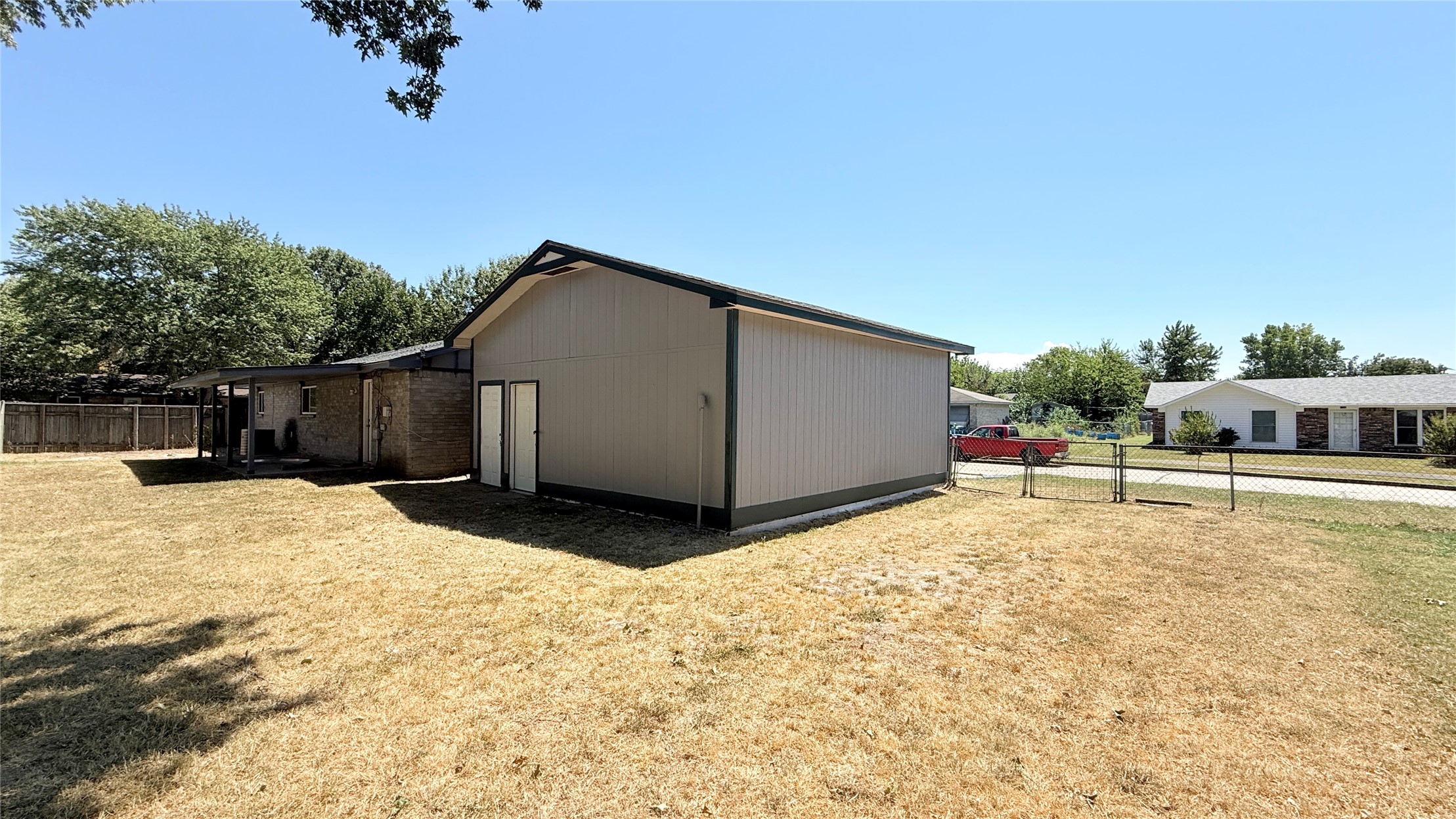 1329 Ne 3rd Place Property Photo 33
