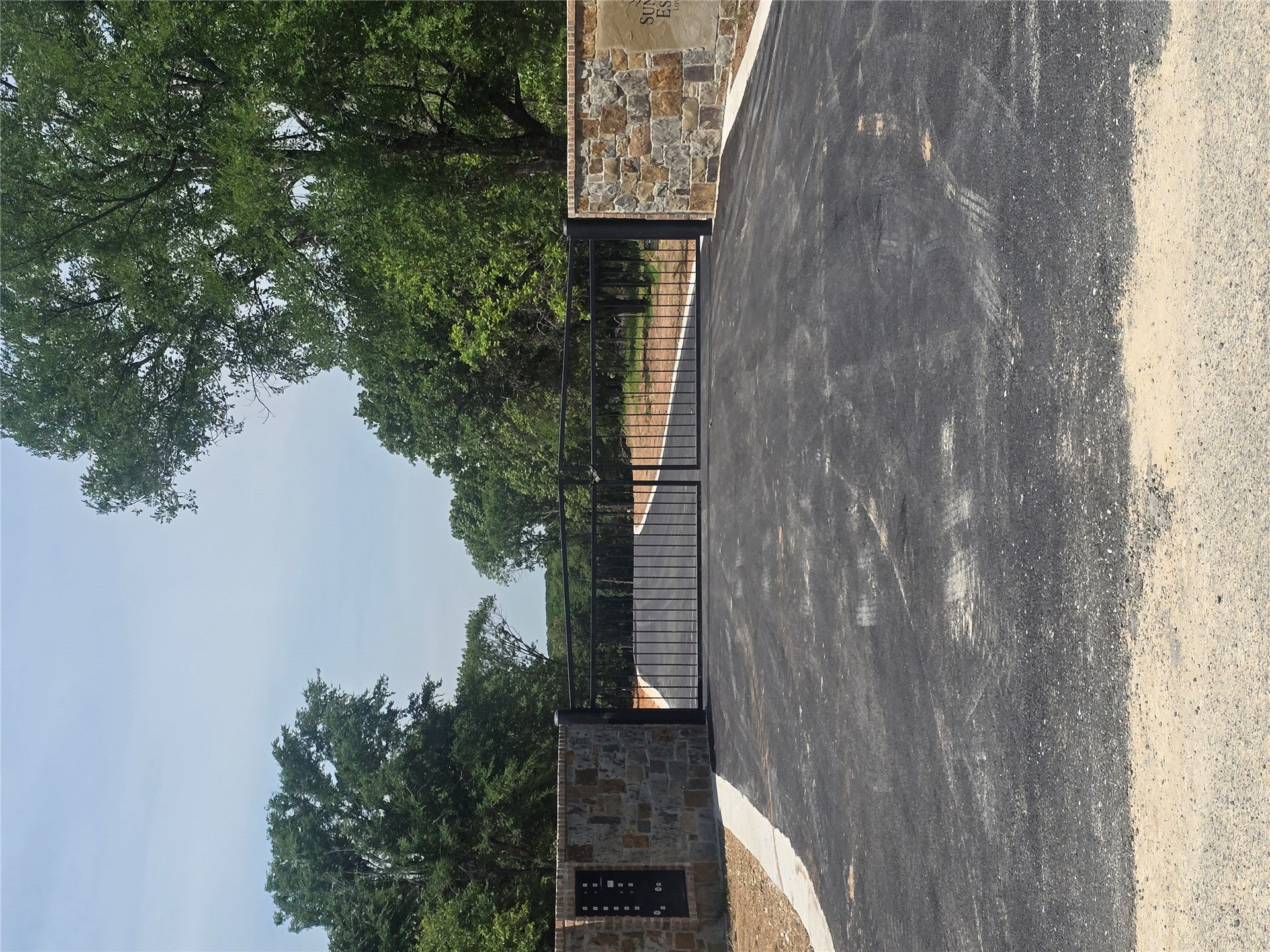 11607 Lovers Property Photo 1