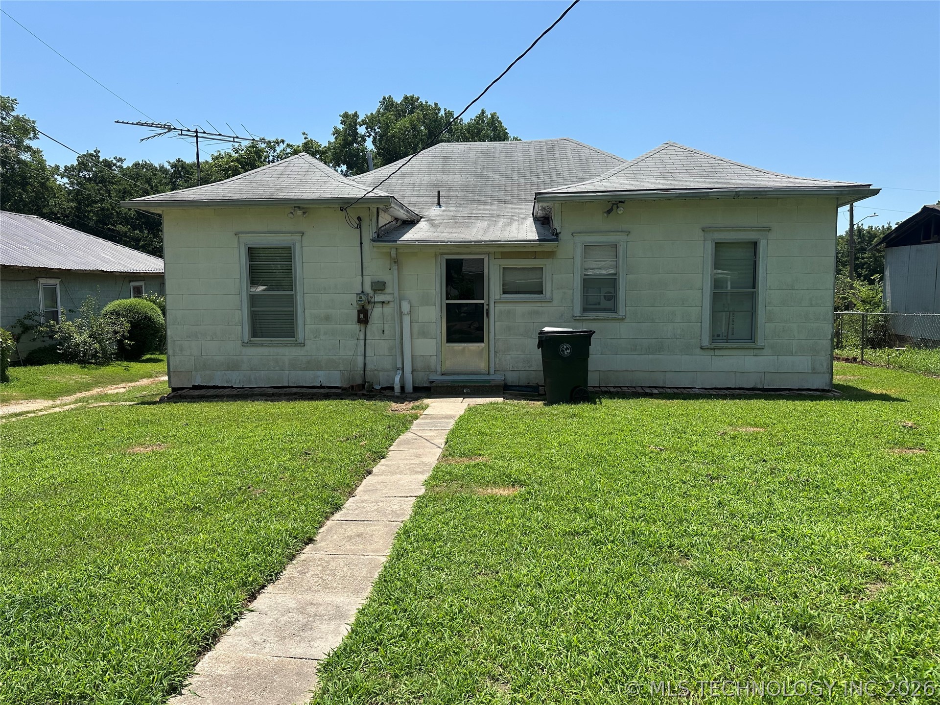 615 W 15th Street Property Photo 14