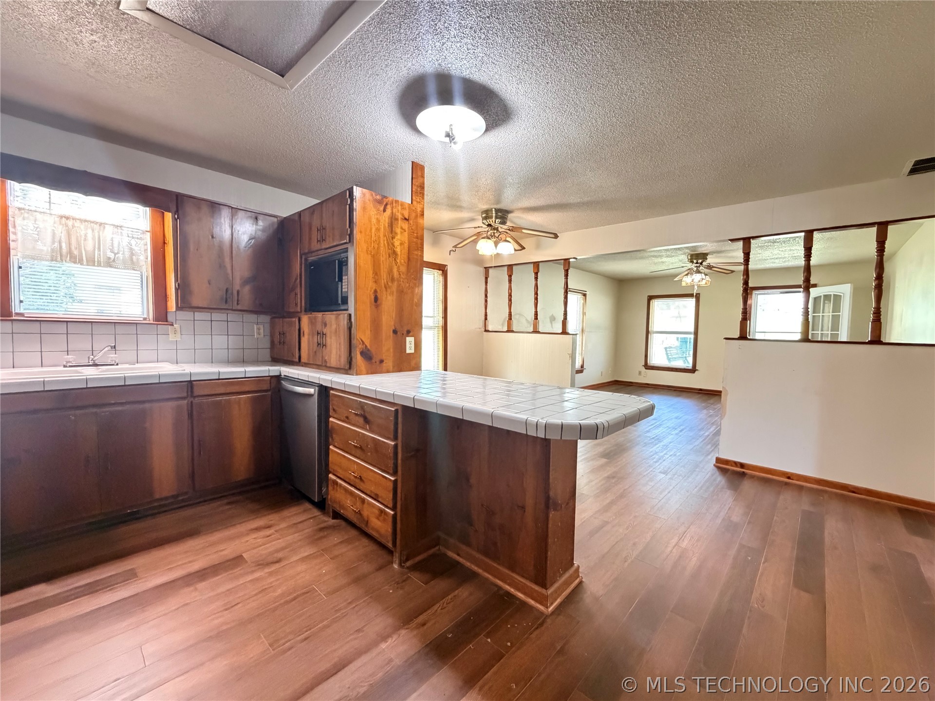 203 N E Street Property Photo 3