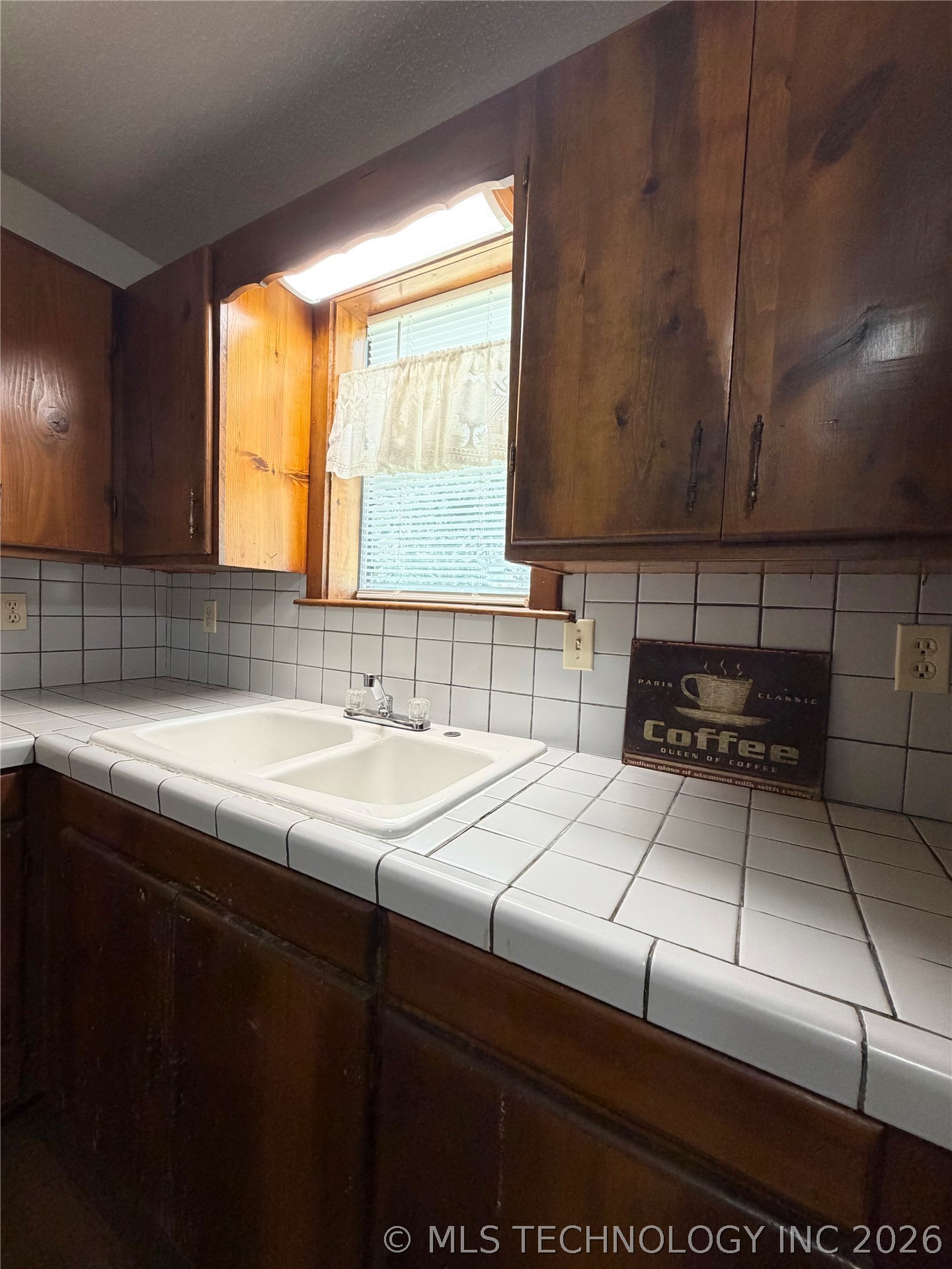203 N E Street Property Photo 16