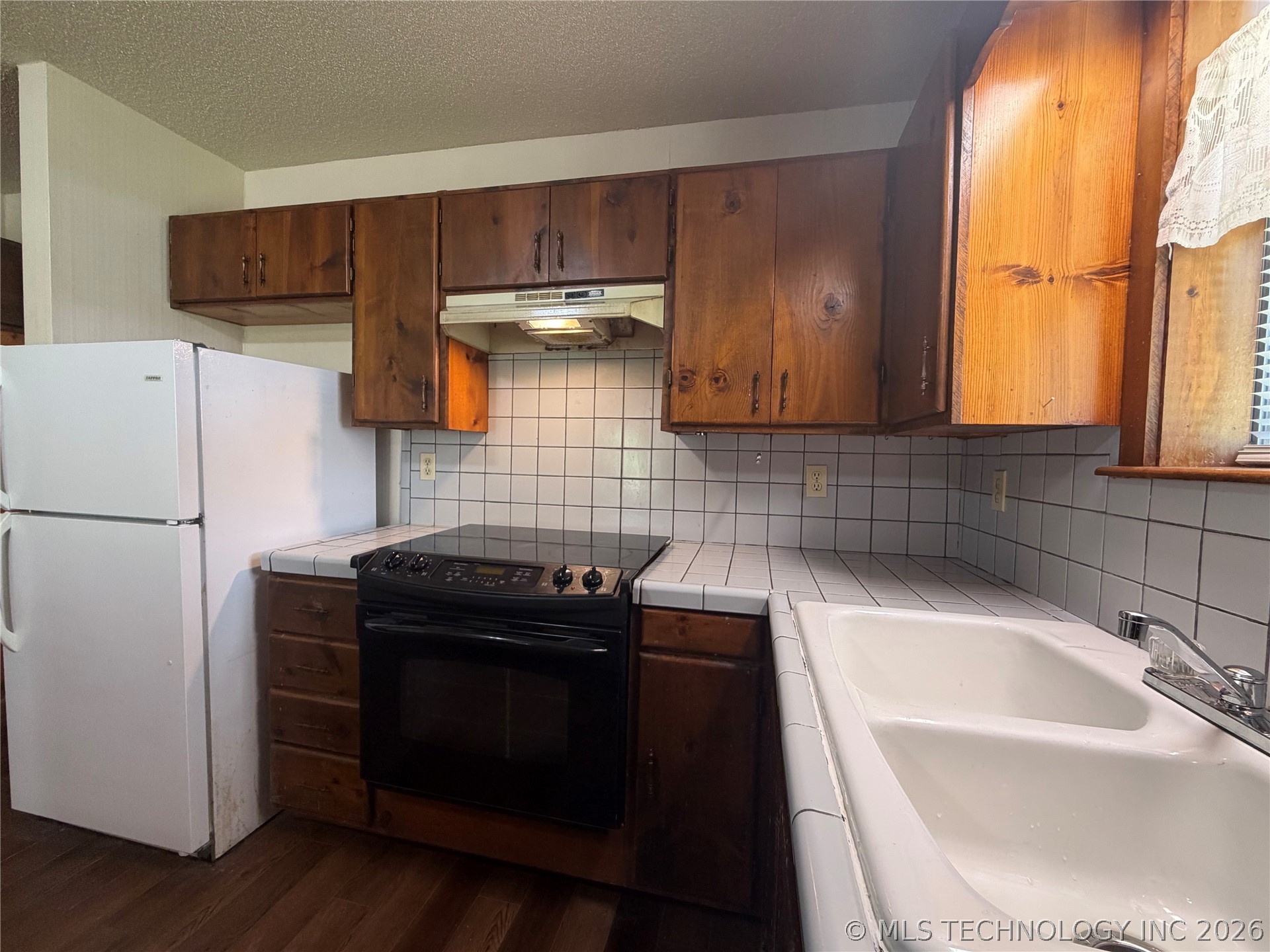 203 N E Street Property Photo 19