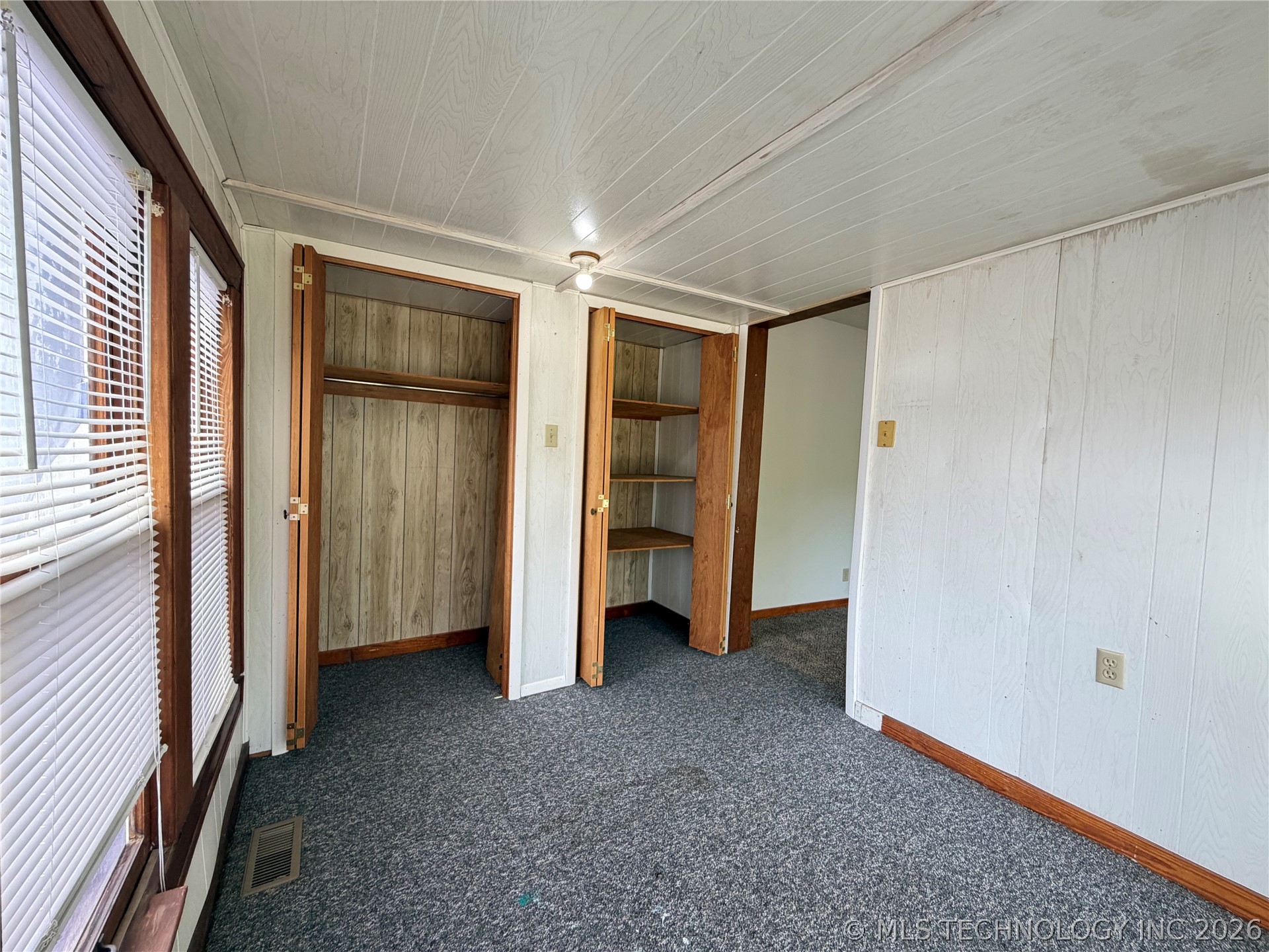 203 N E Street Property Photo 28
