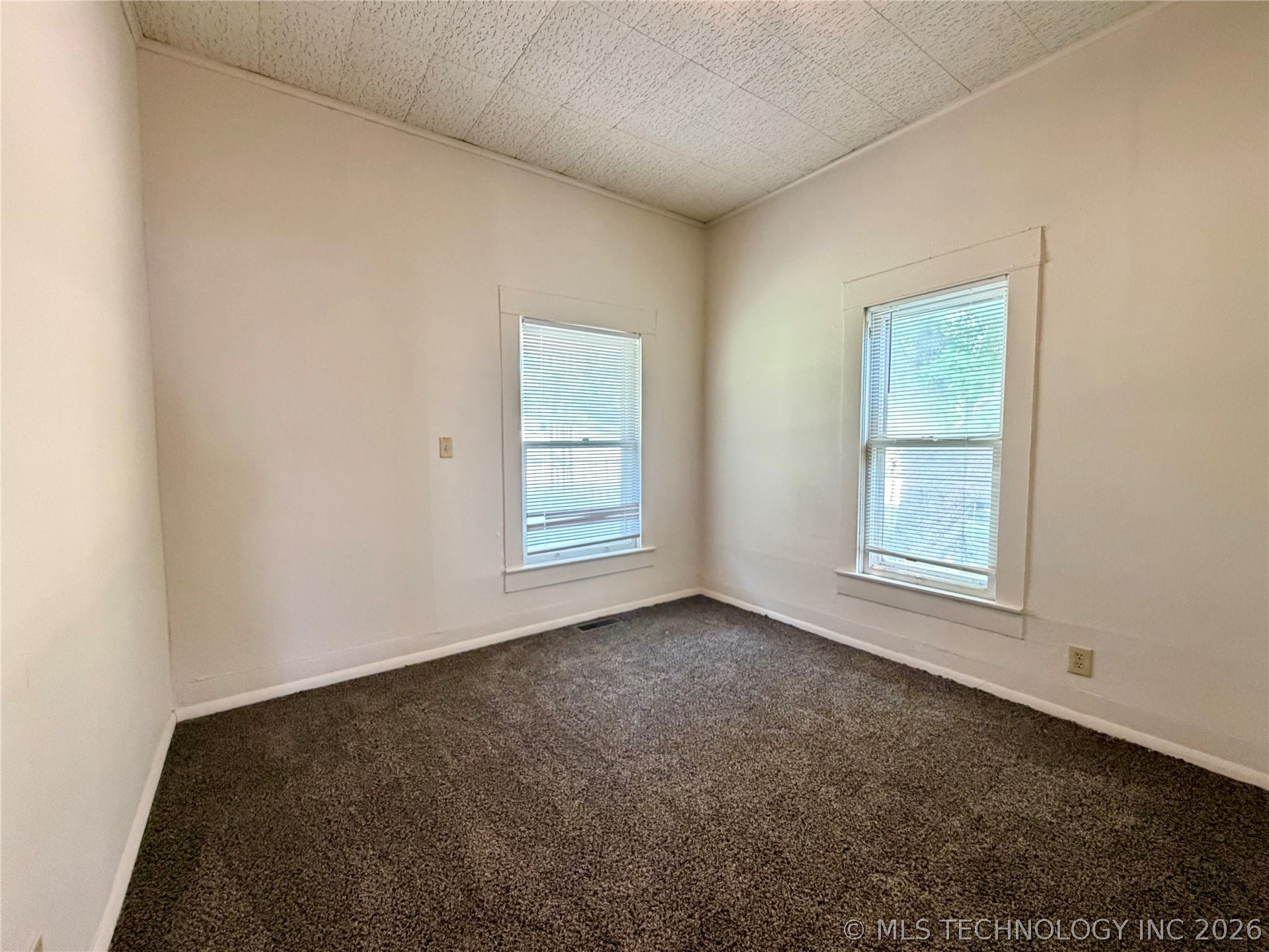 203 N E Street Property Photo 34