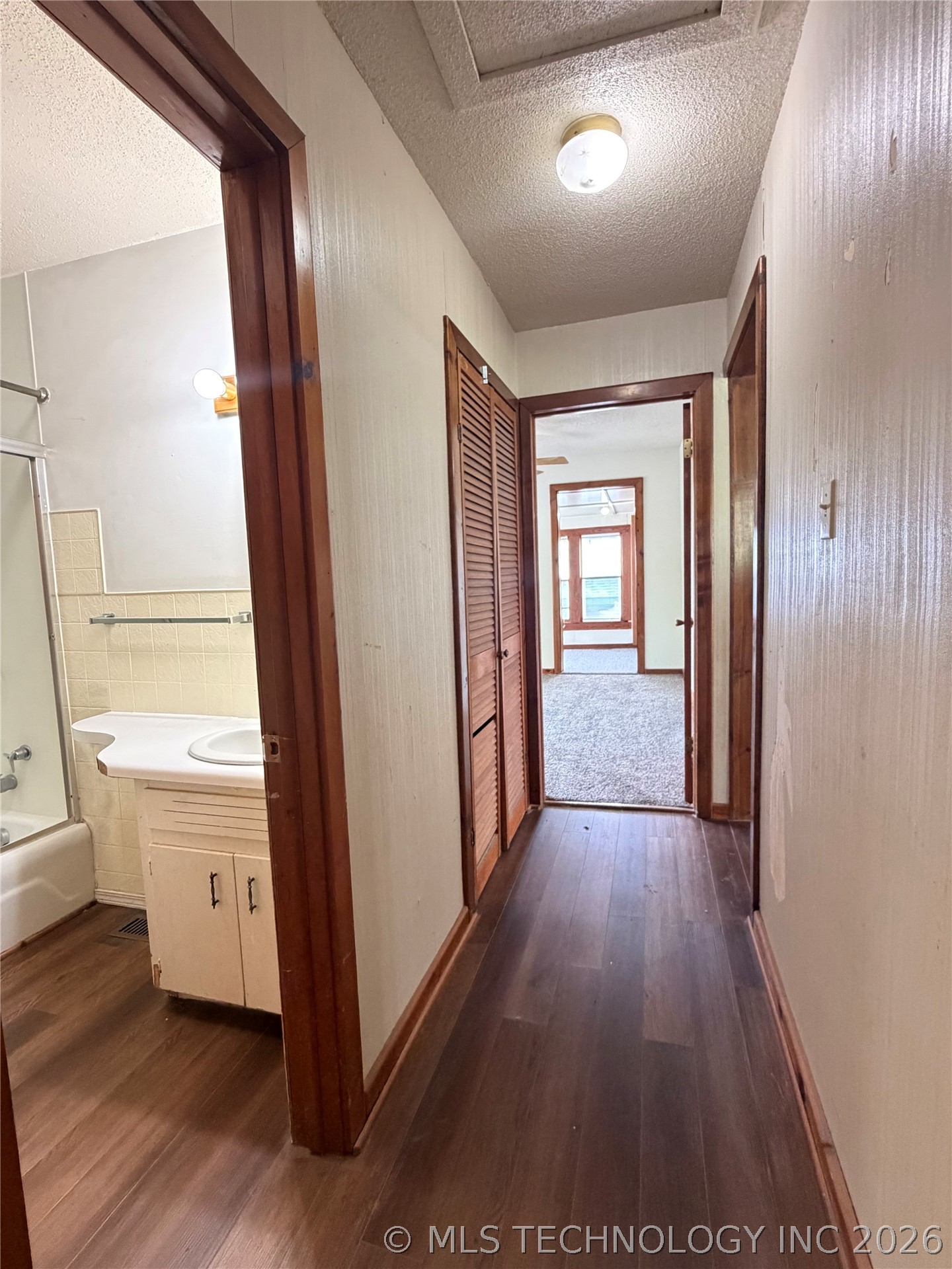 203 N E Street Property Photo 37