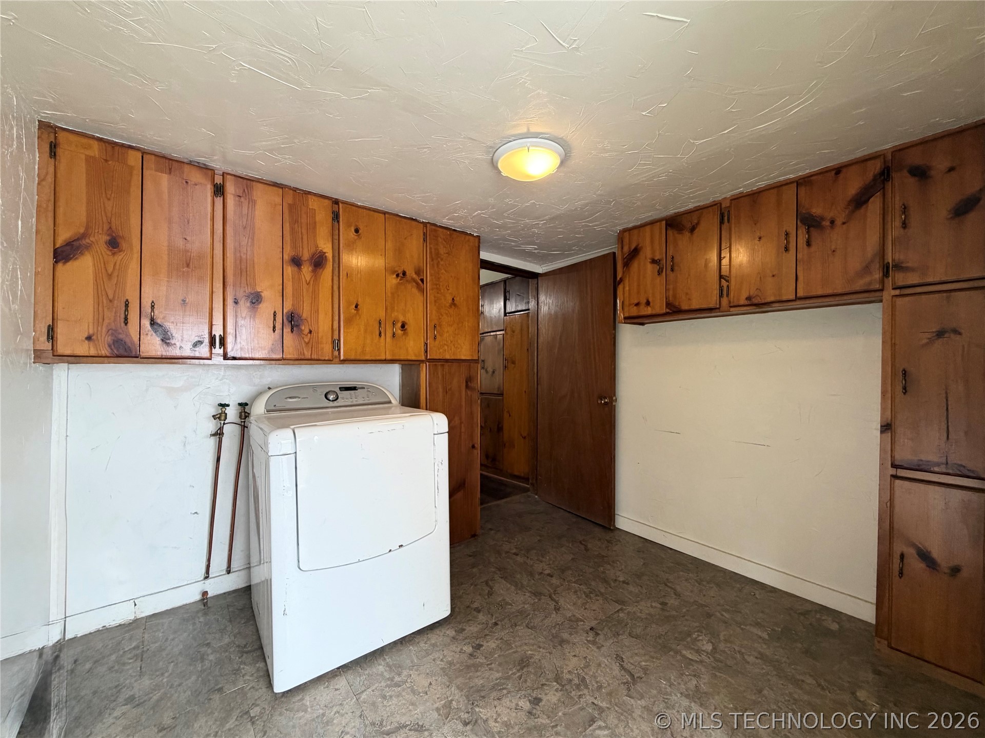 203 N E Street Property Photo 39