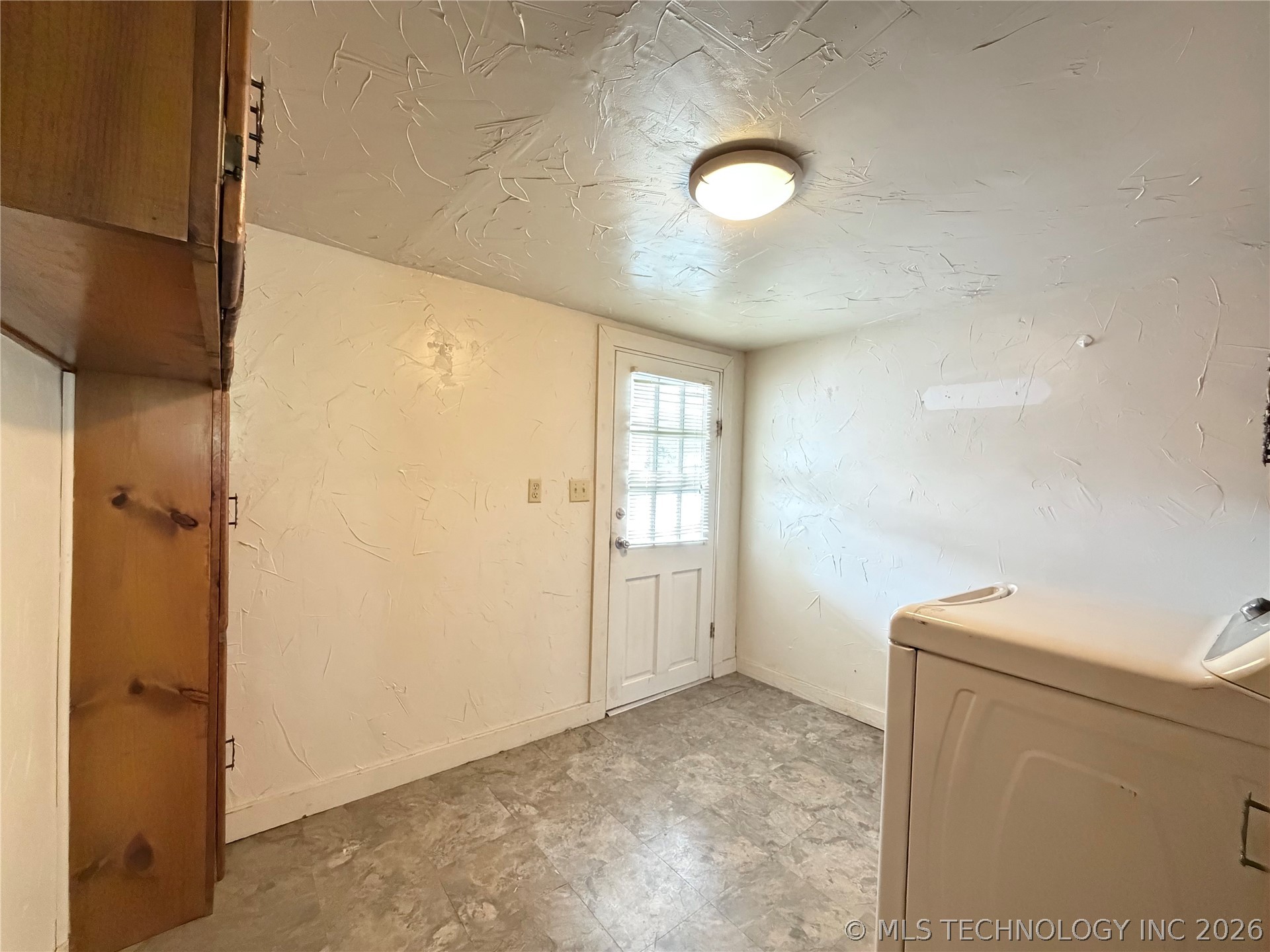203 N E Street Property Photo 40
