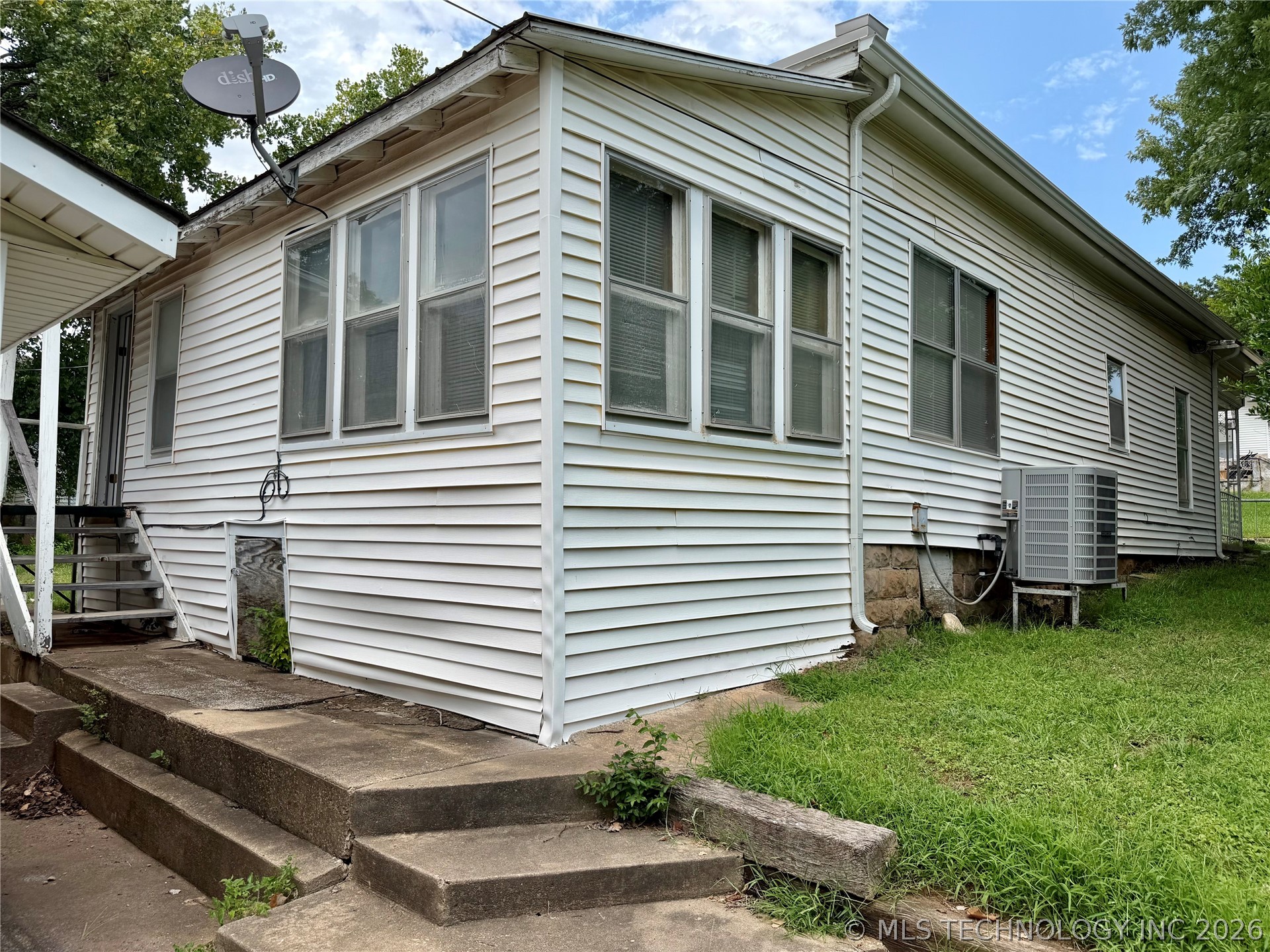 203 N E Street Property Photo 43
