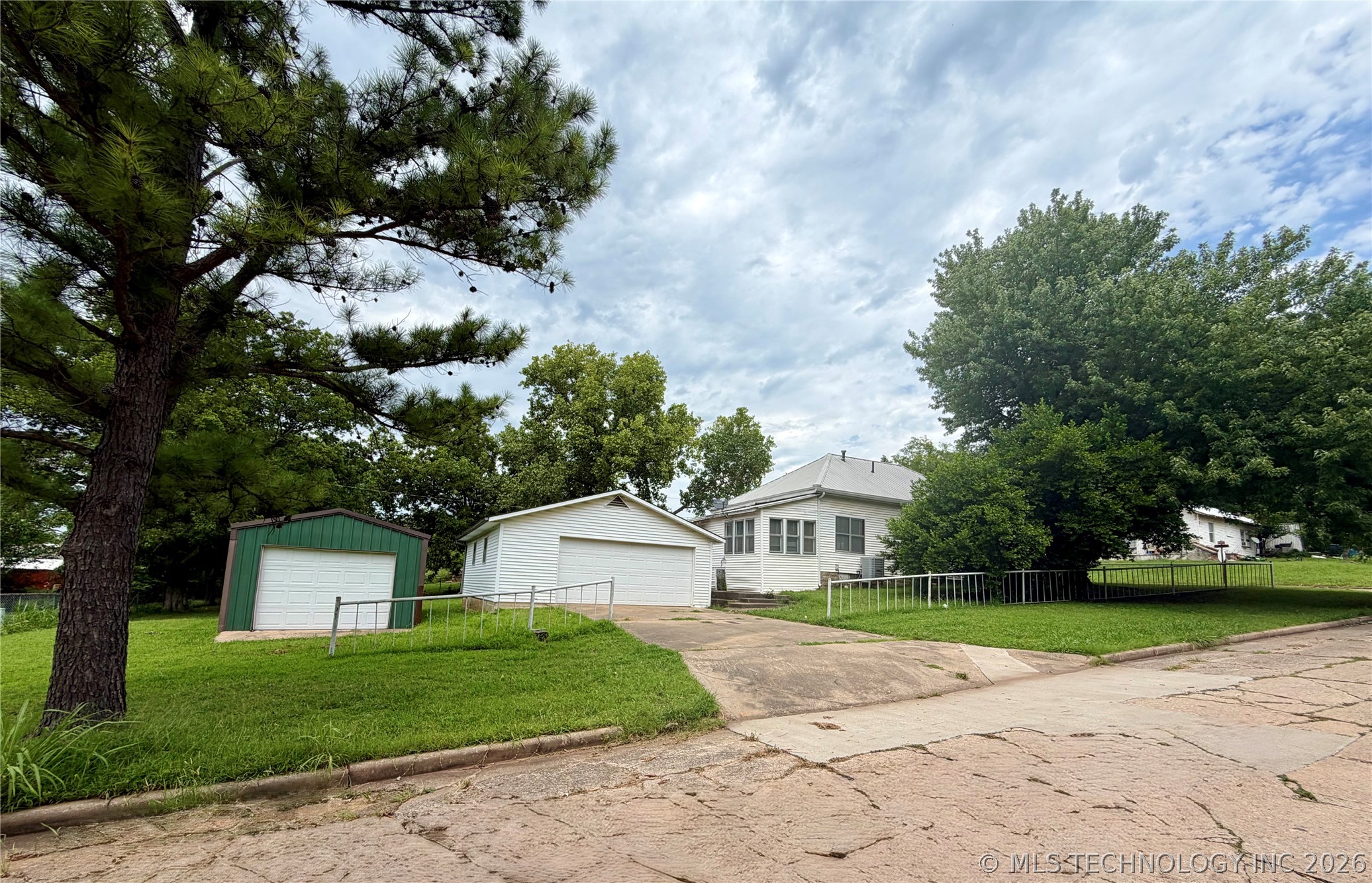 203 N E Street Property Photo 55