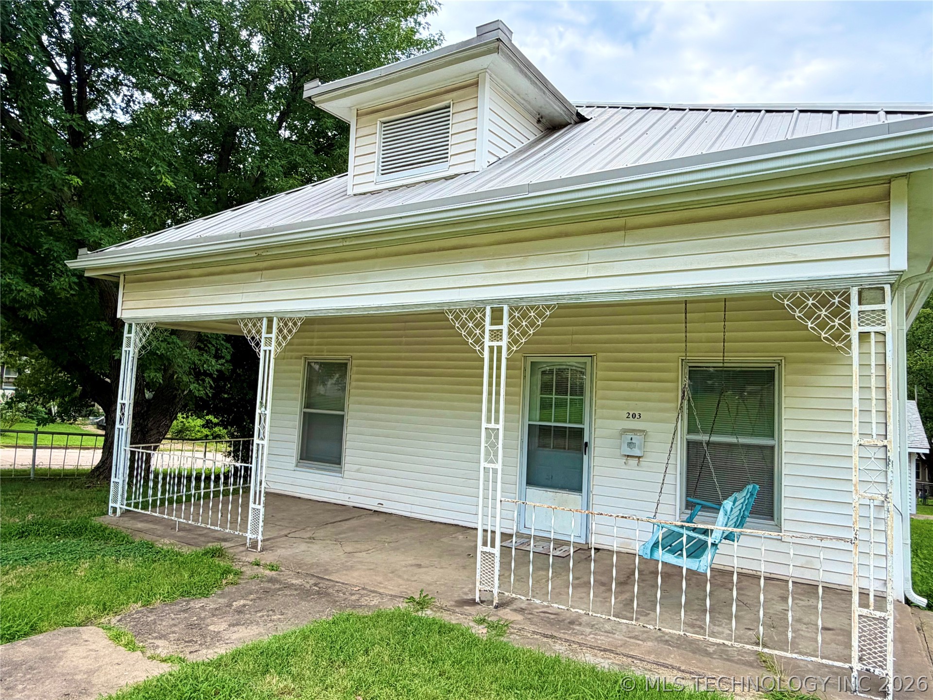 203 N E Street Property Photo 56