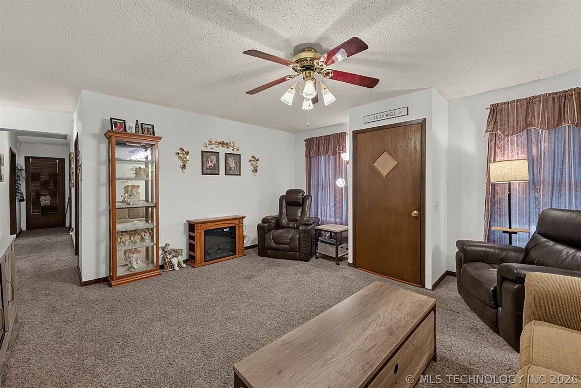715 N Division Street Property Photo 15