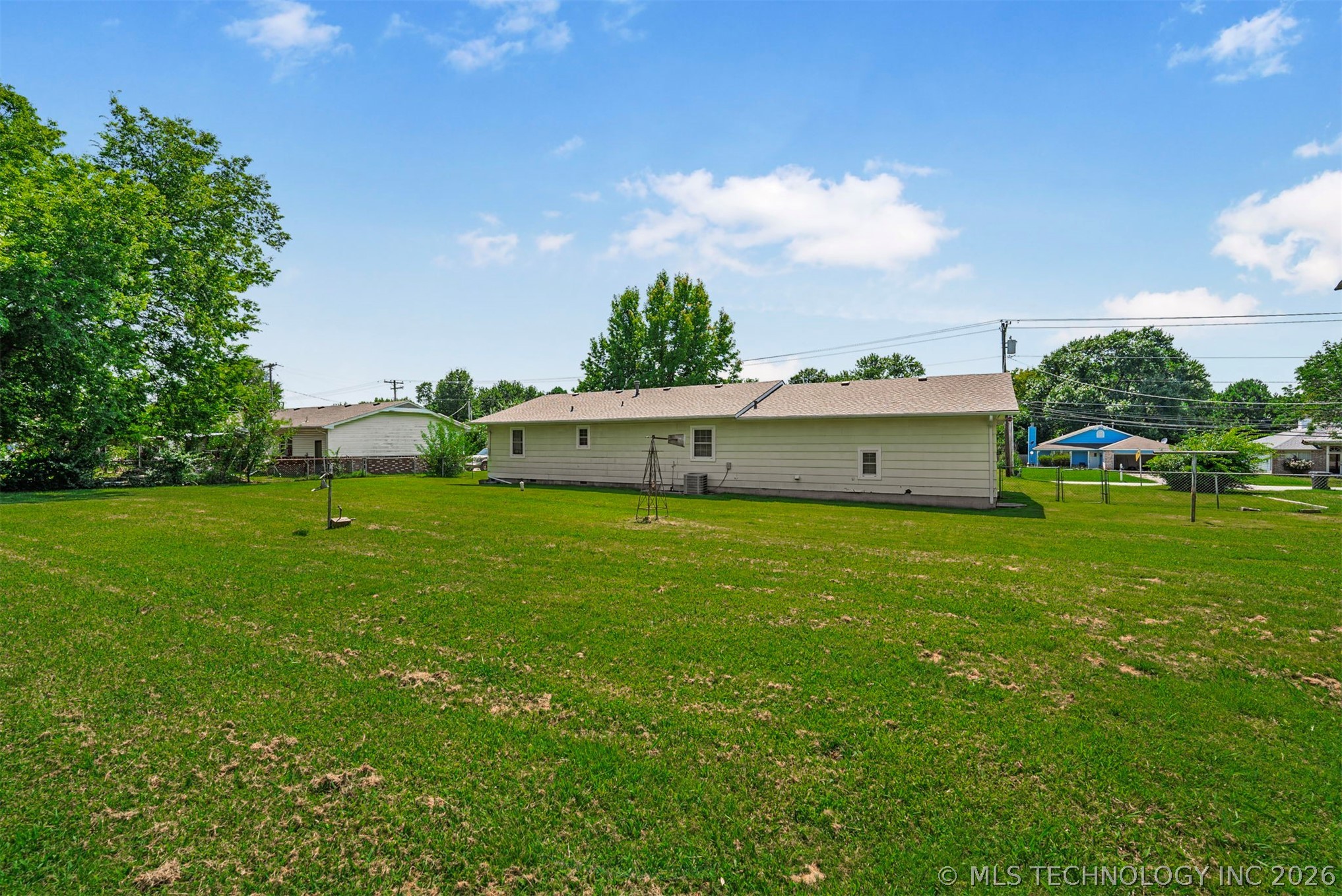 715 N Division Street Property Photo 25