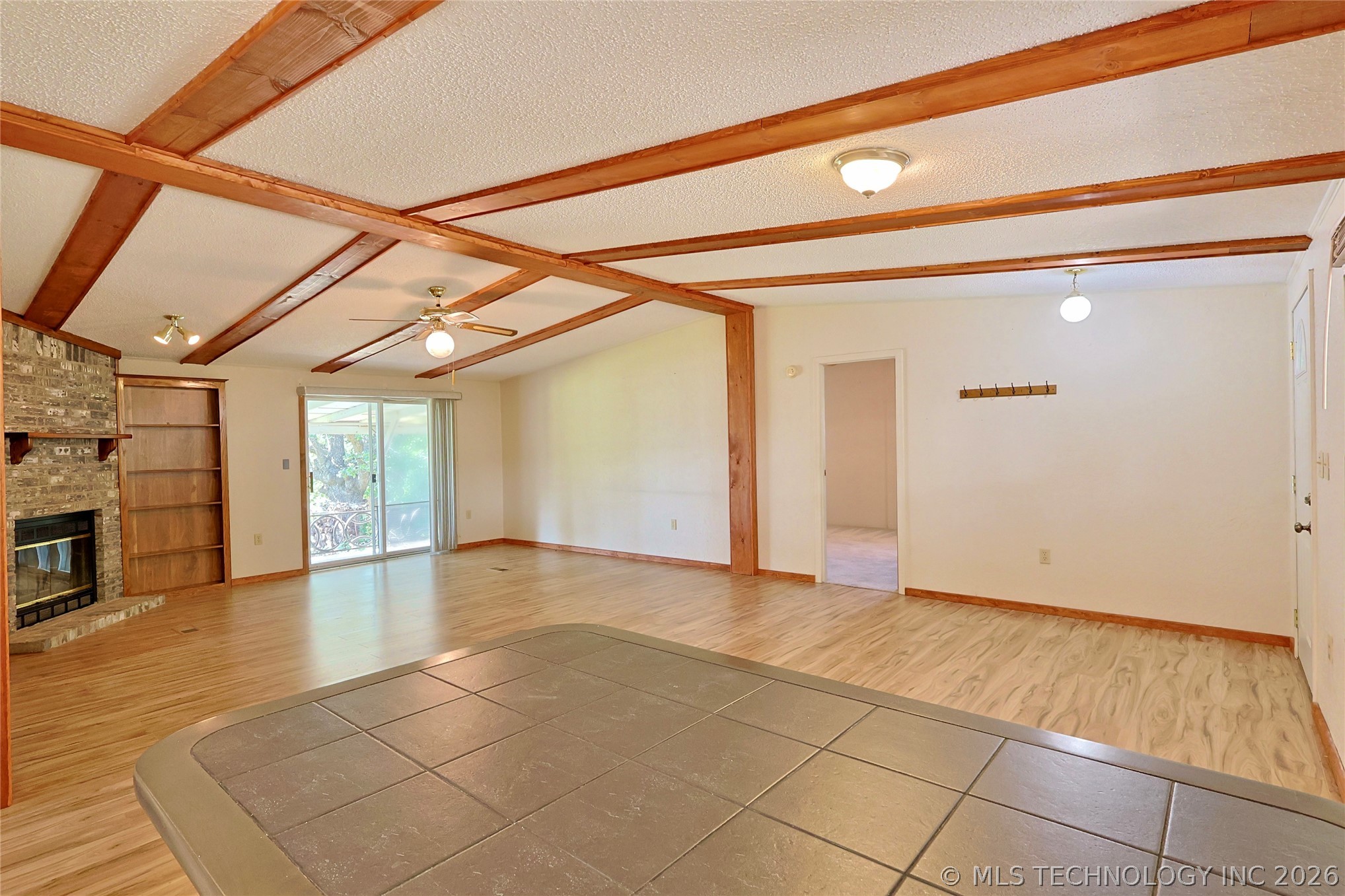 117791 S 4209 Property Photo 23