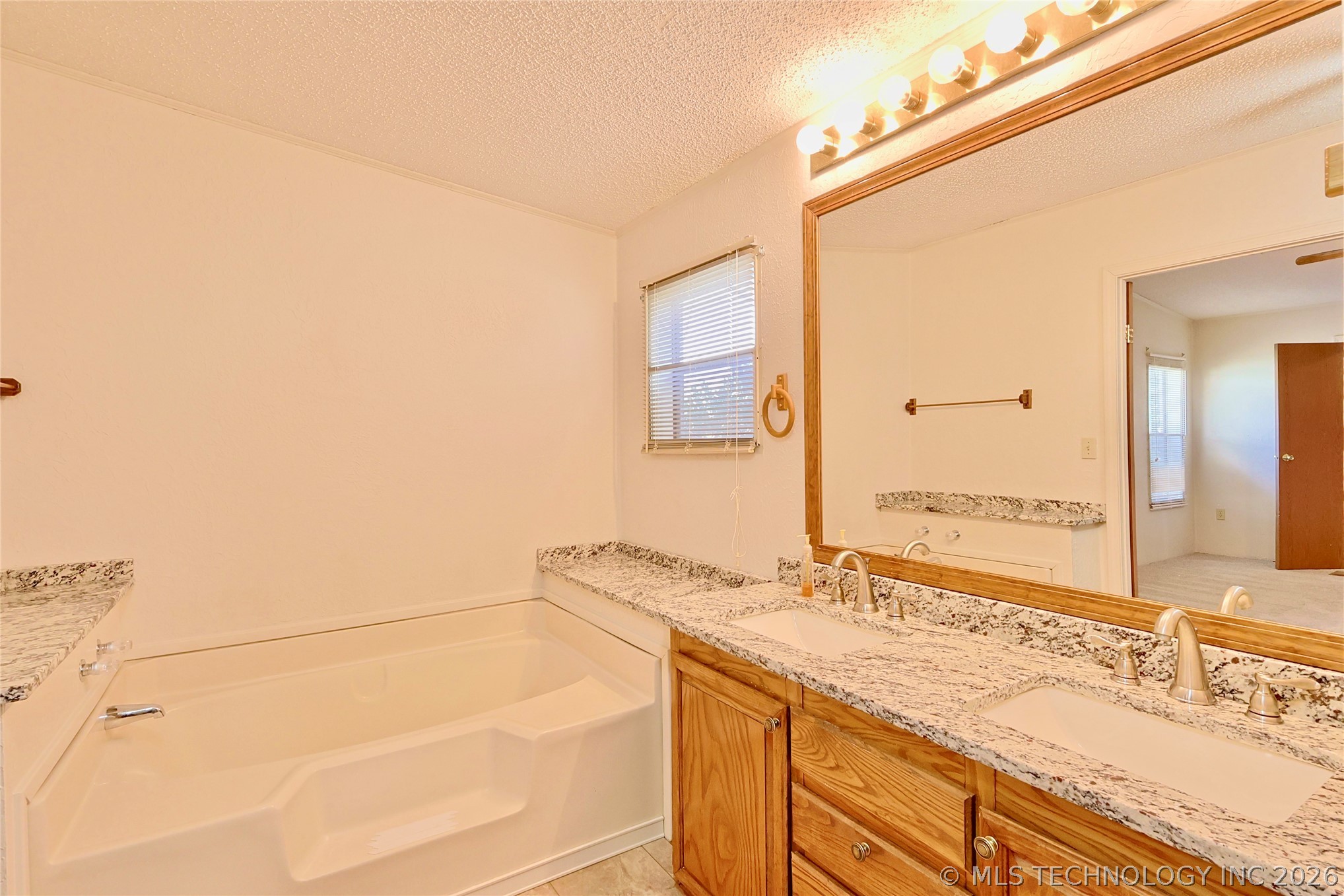 117791 S 4209 Property Photo 25