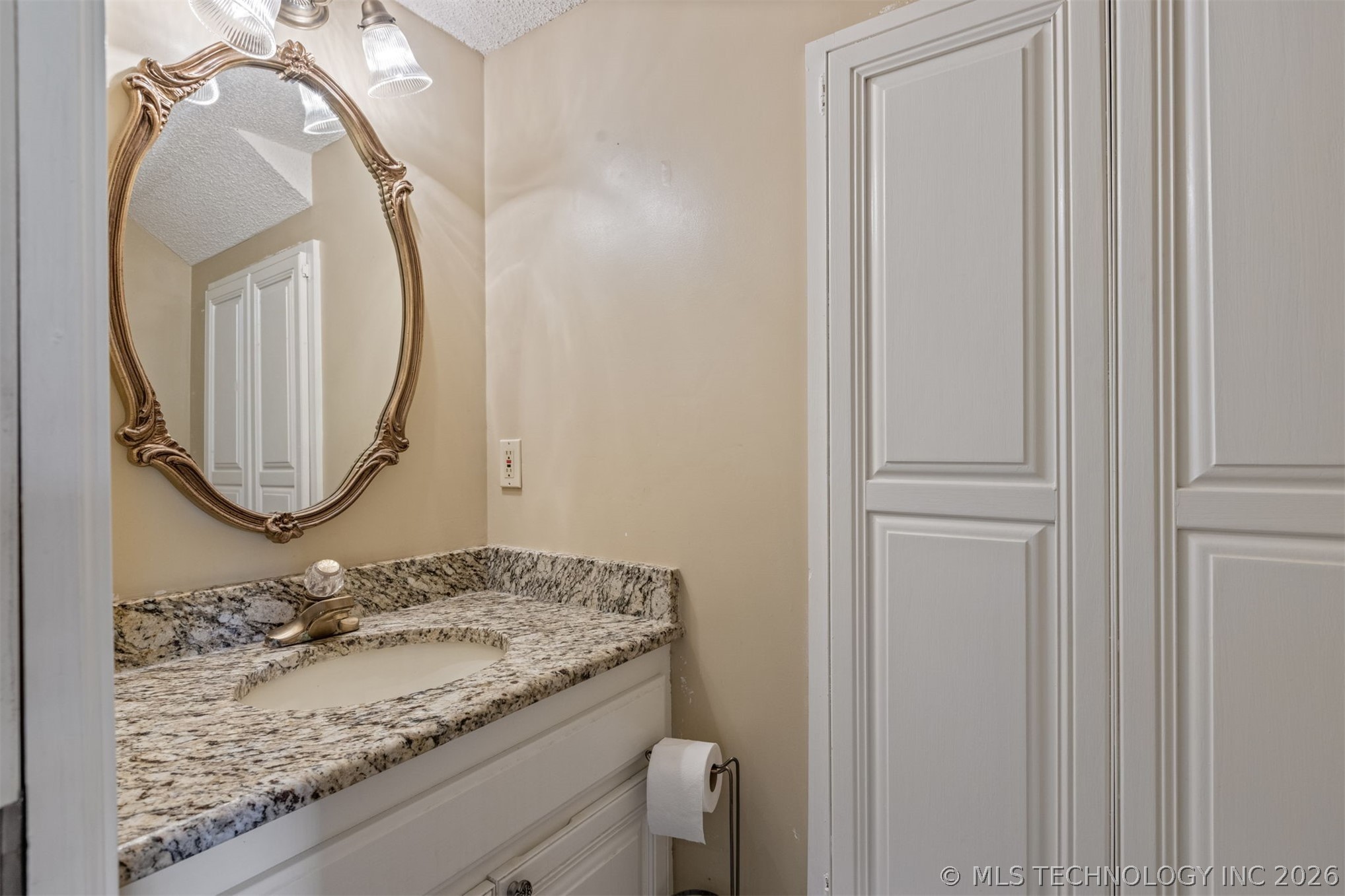 105 Canoe Cove Property Photo 9