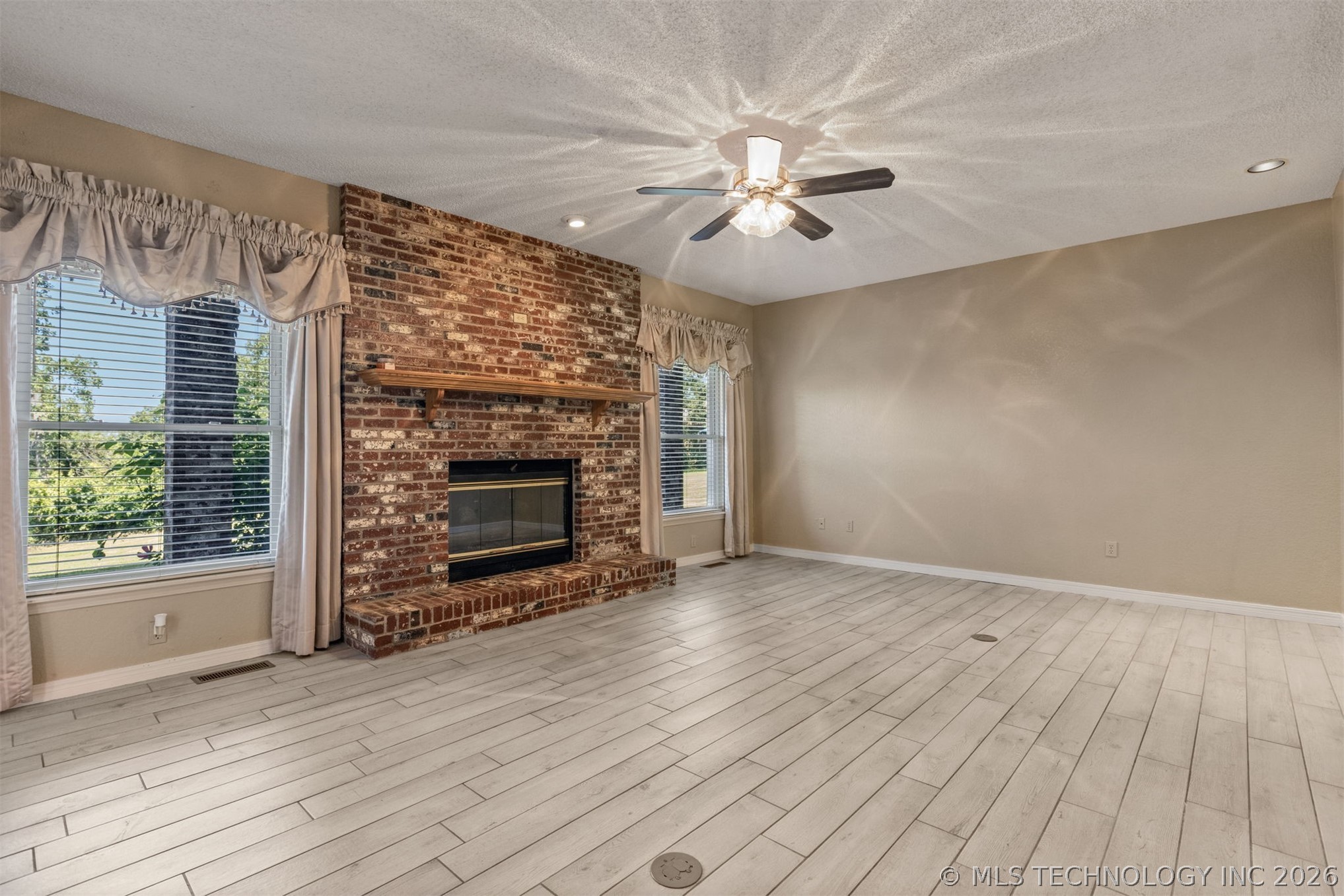 105 Canoe Cove Property Photo 11