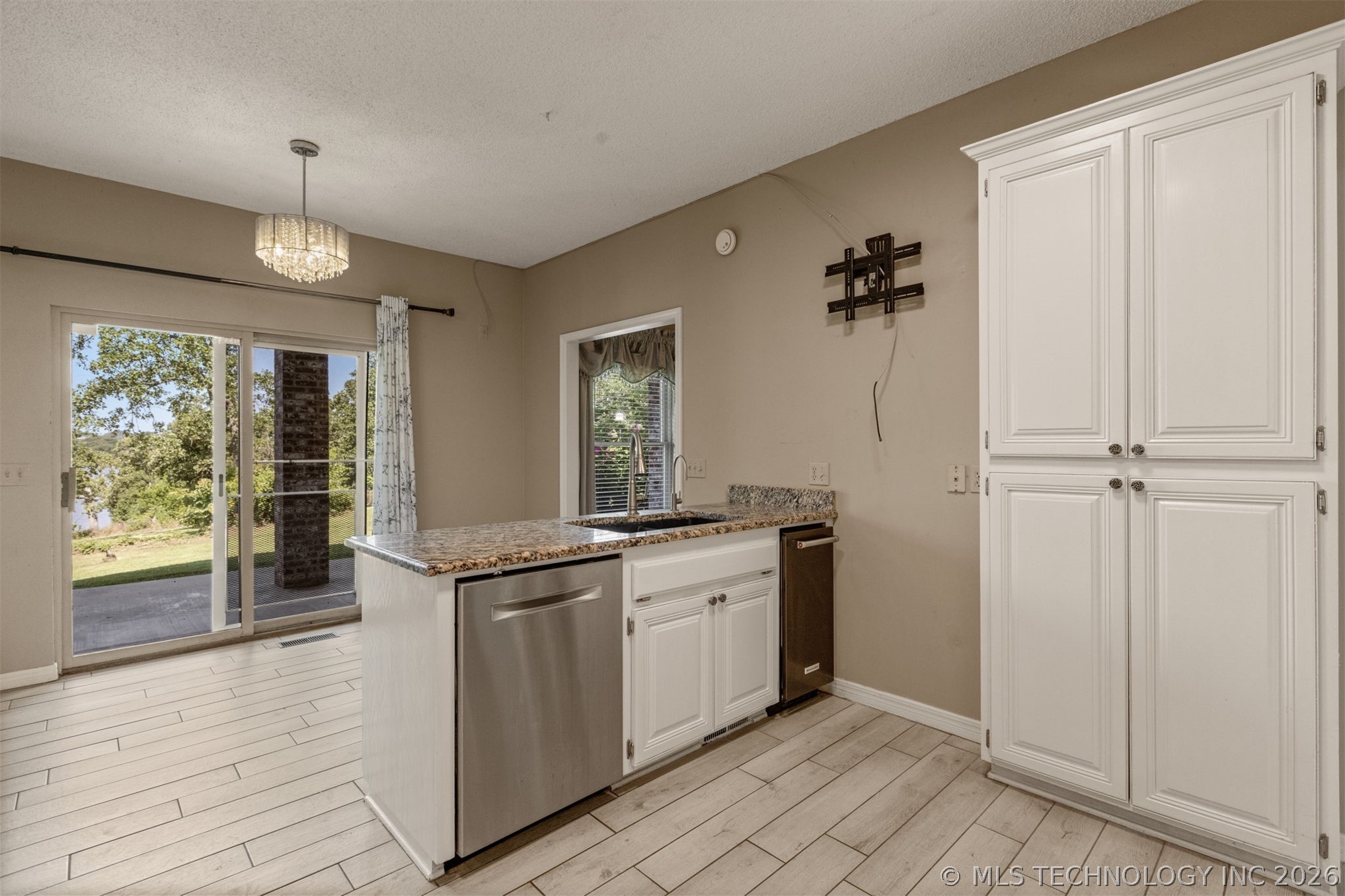 105 Canoe Cove Property Photo 23