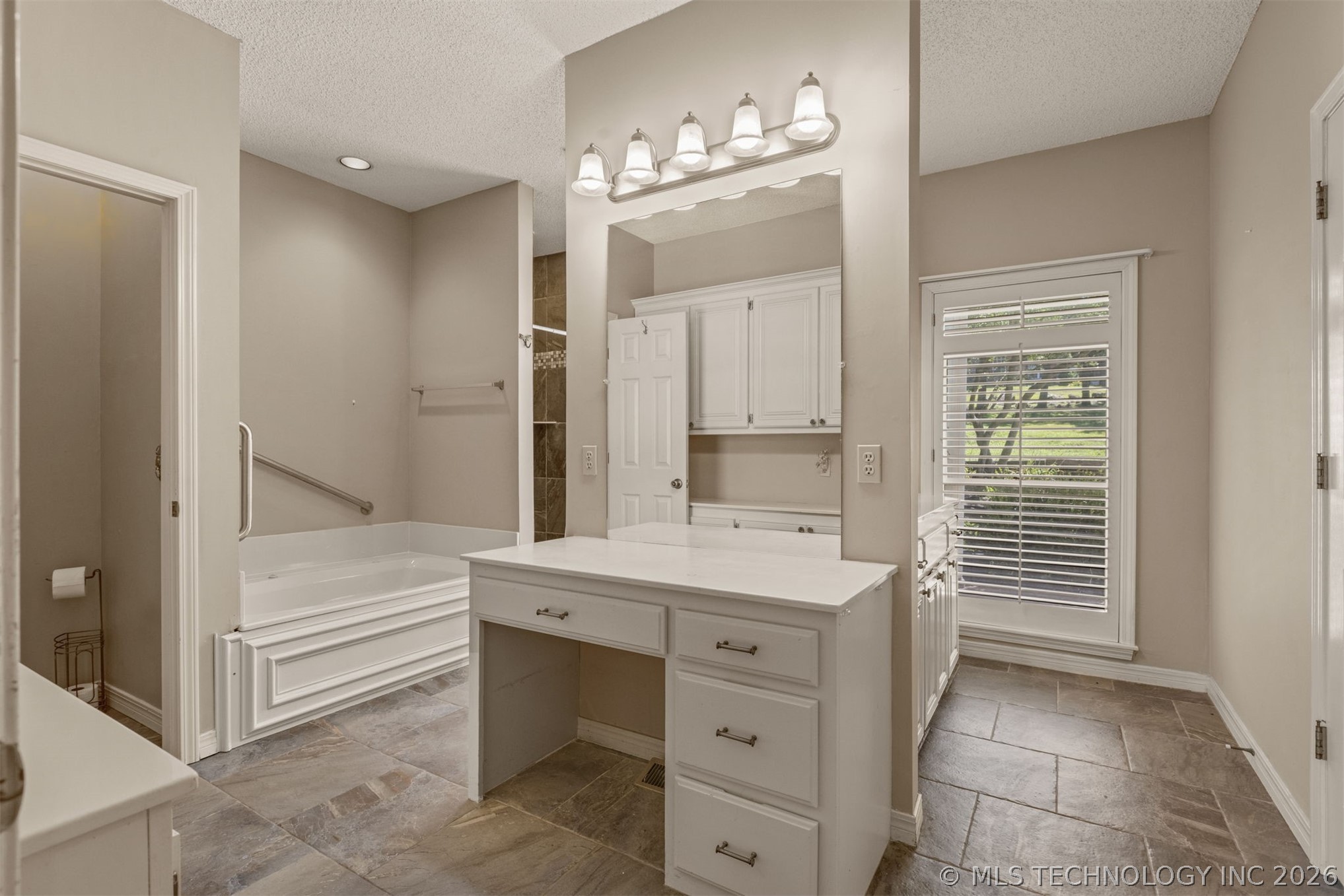 105 Canoe Cove Property Photo 35