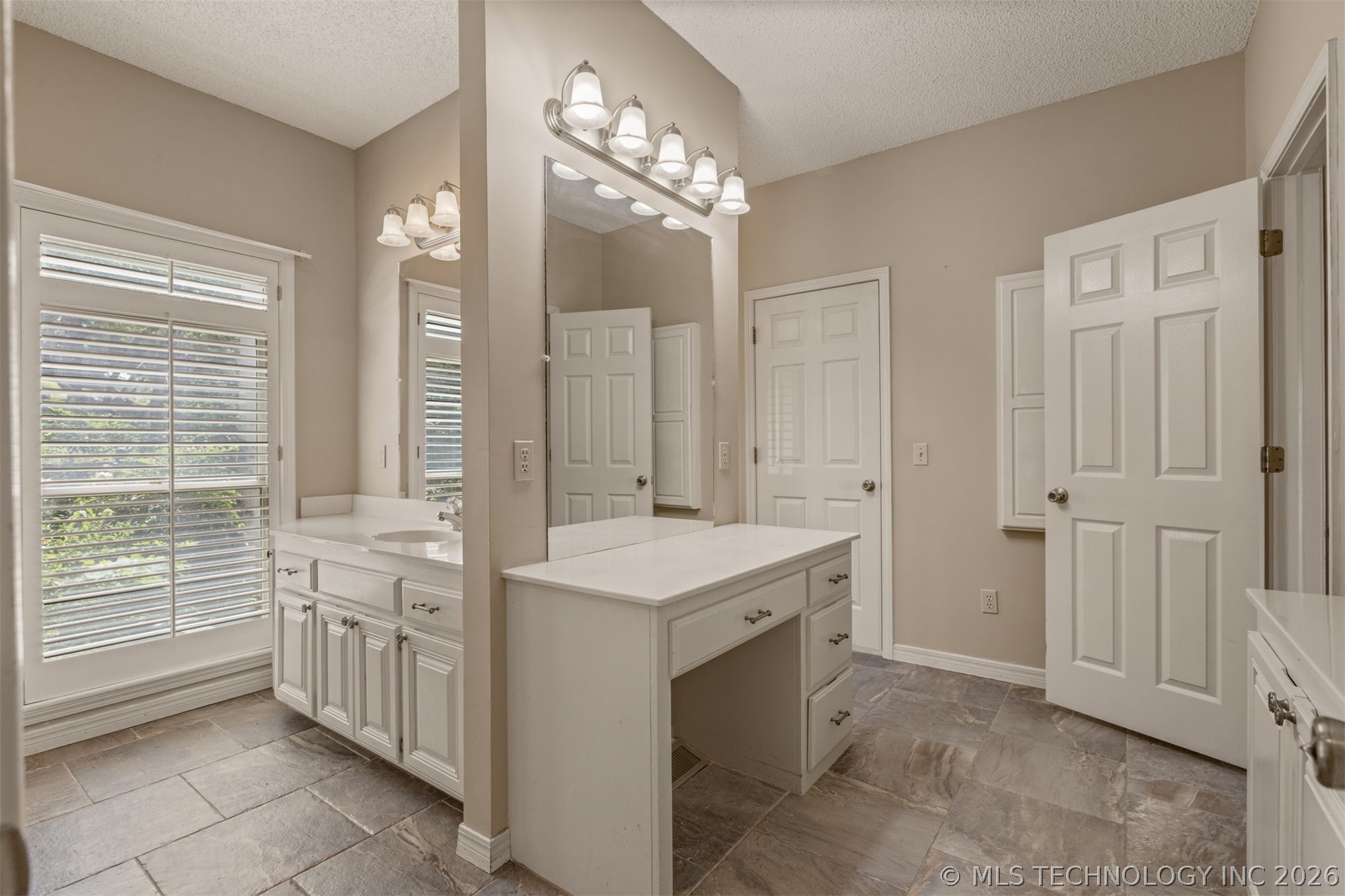 105 Canoe Cove Property Photo 36