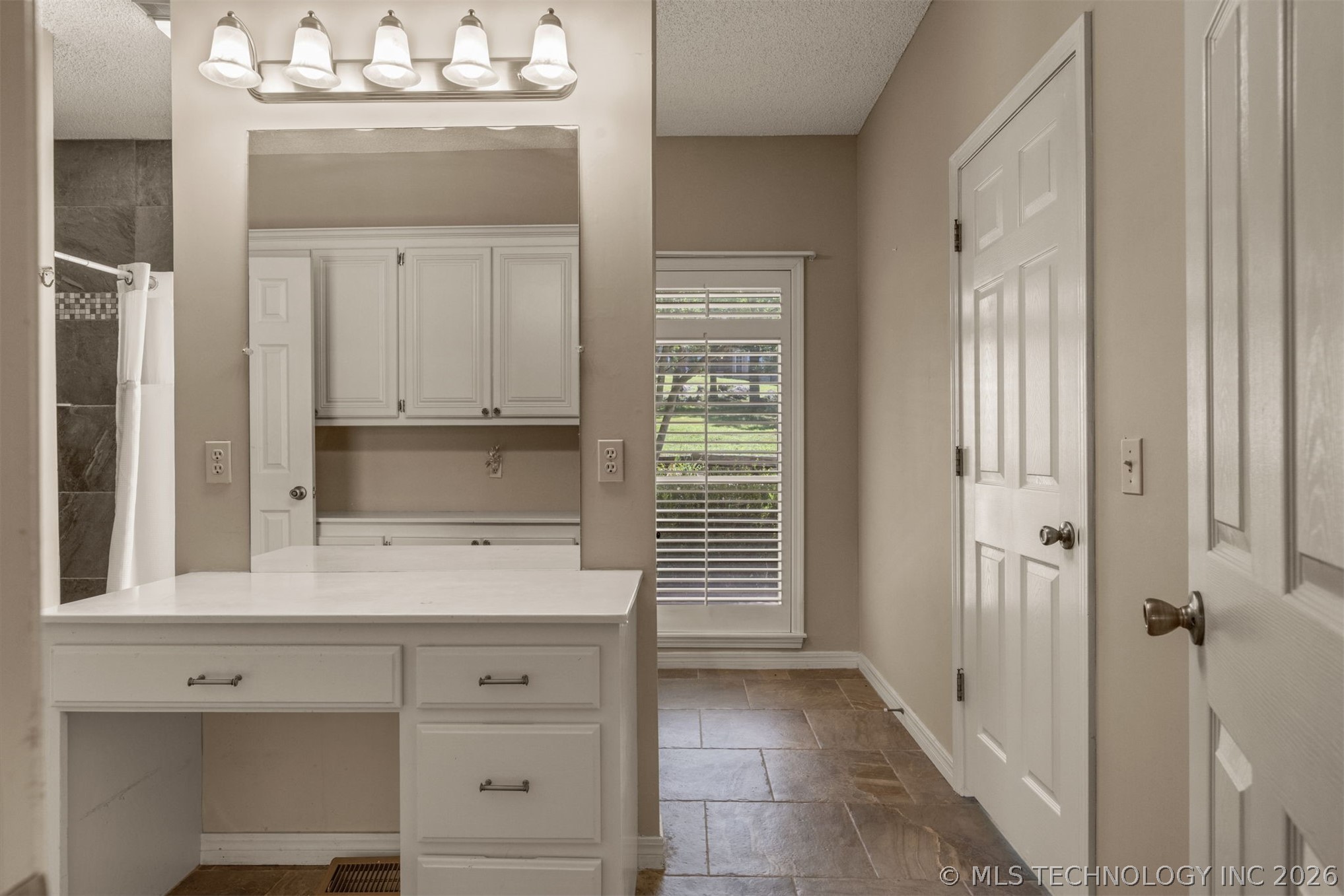 105 Canoe Cove Property Photo 37