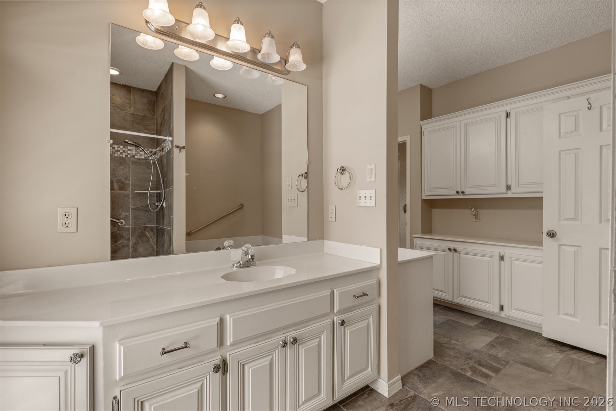 105 Canoe Cove Property Photo 38