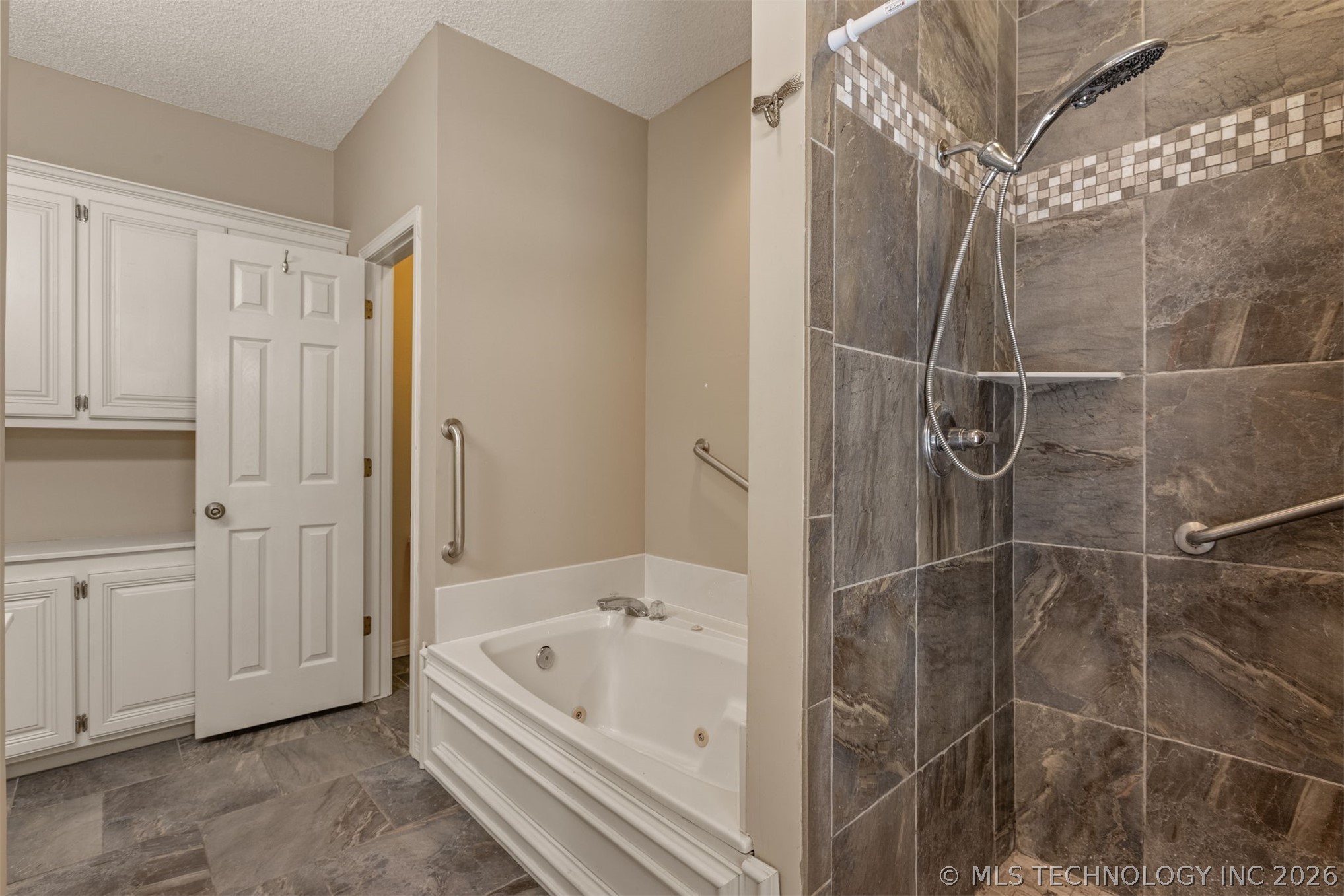 105 Canoe Cove Property Photo 39