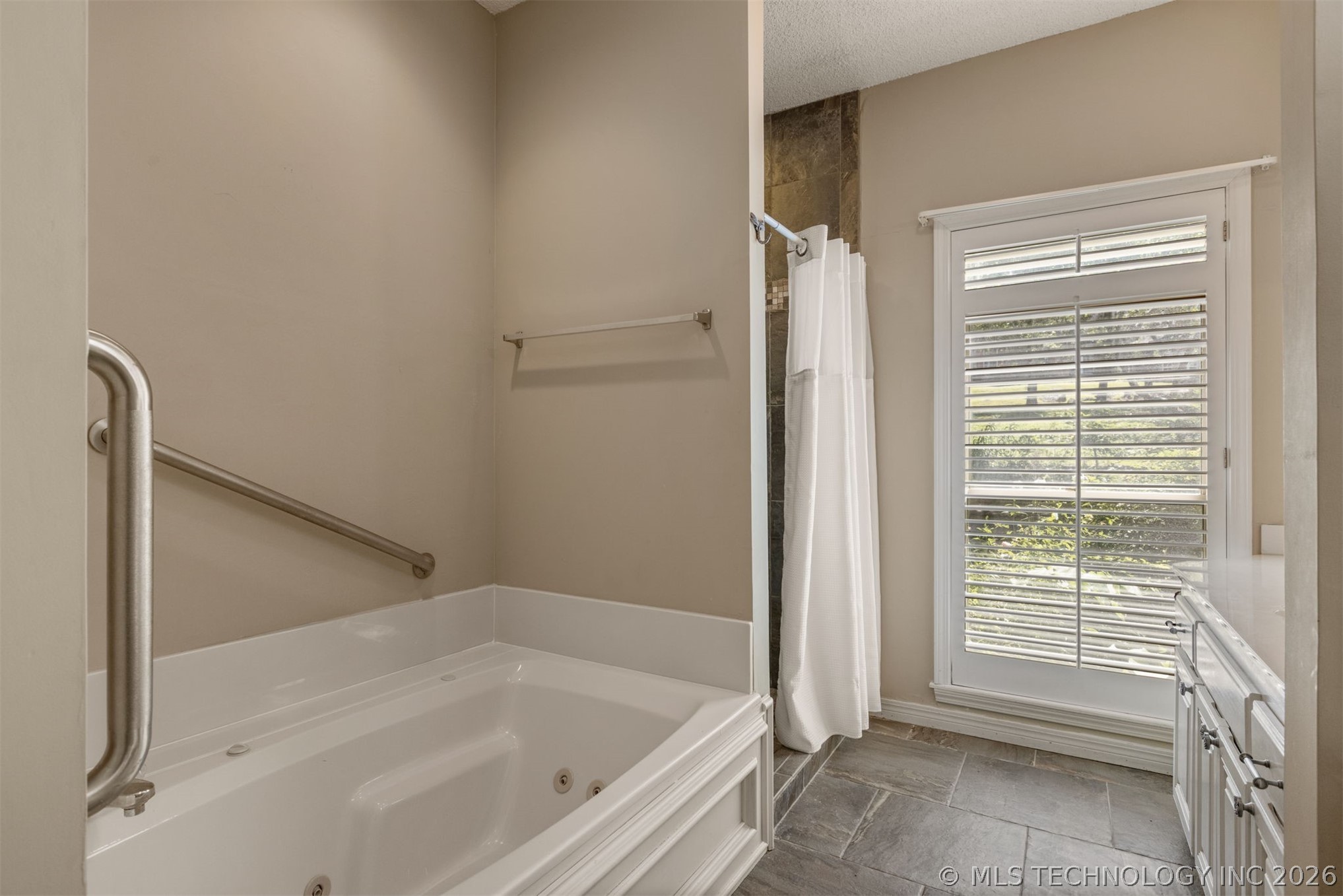 105 Canoe Cove Property Photo 43