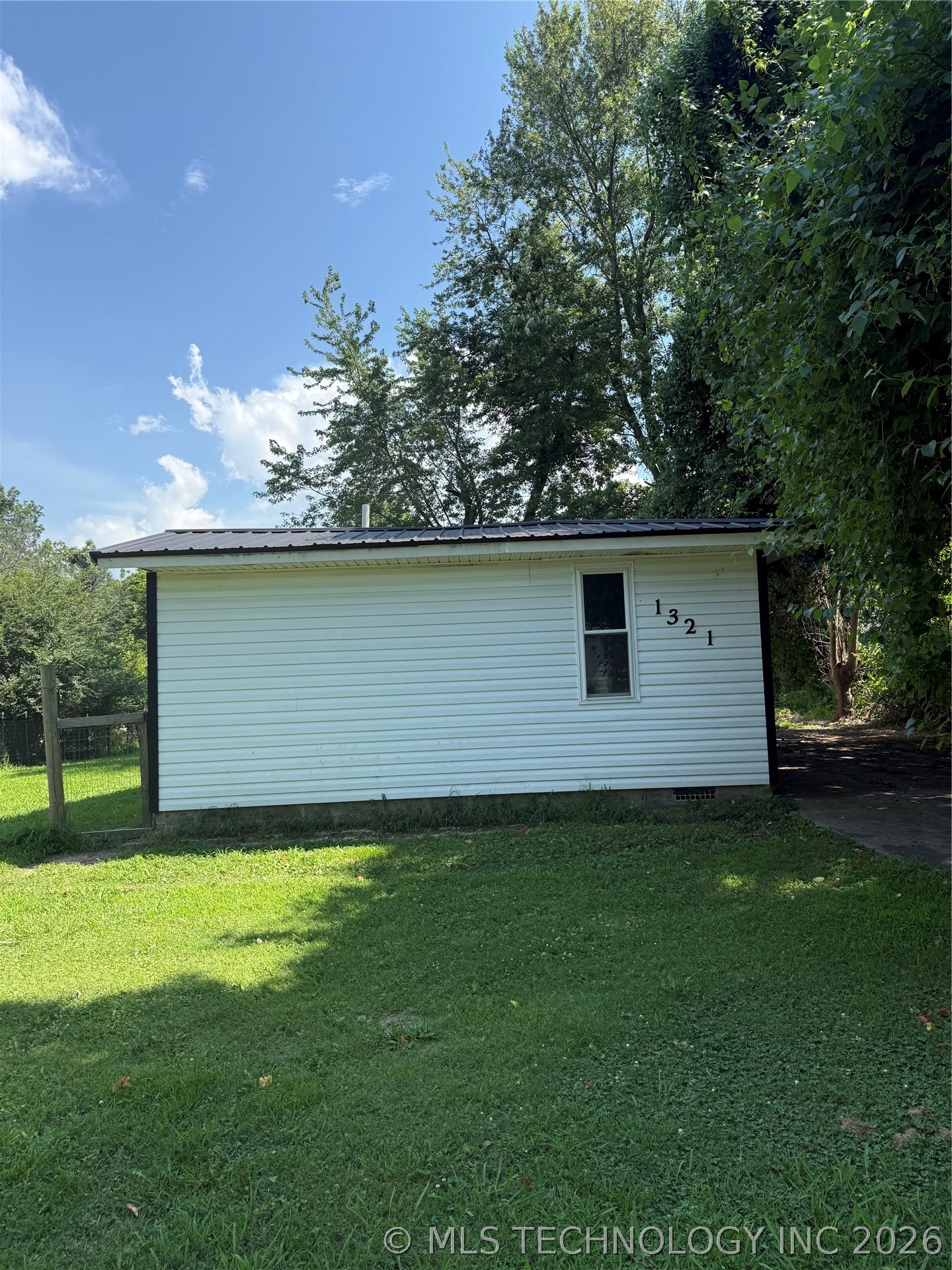 1321 Monta Avenue Property Photo 11