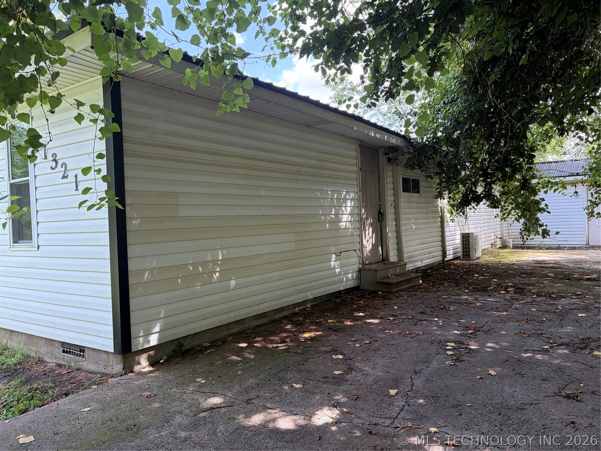 1321 Monta Avenue Property Photo 12