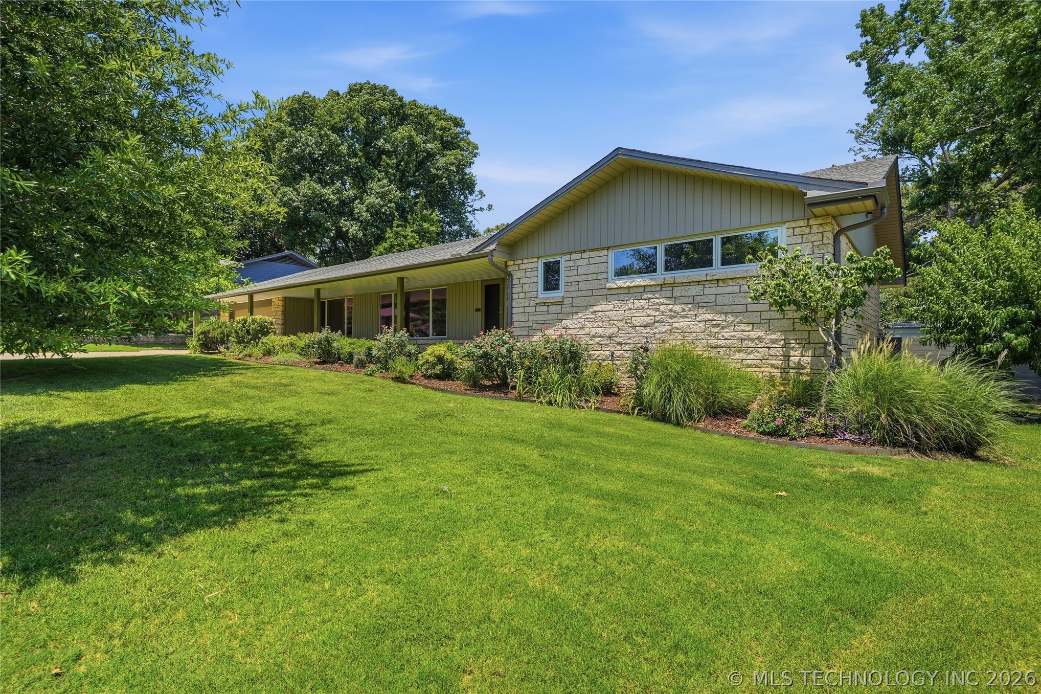 2853 E 35th Place Property Photo 1