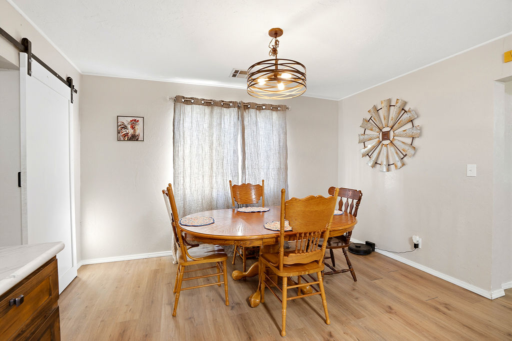 619 N Crownpoint Property Photo 4