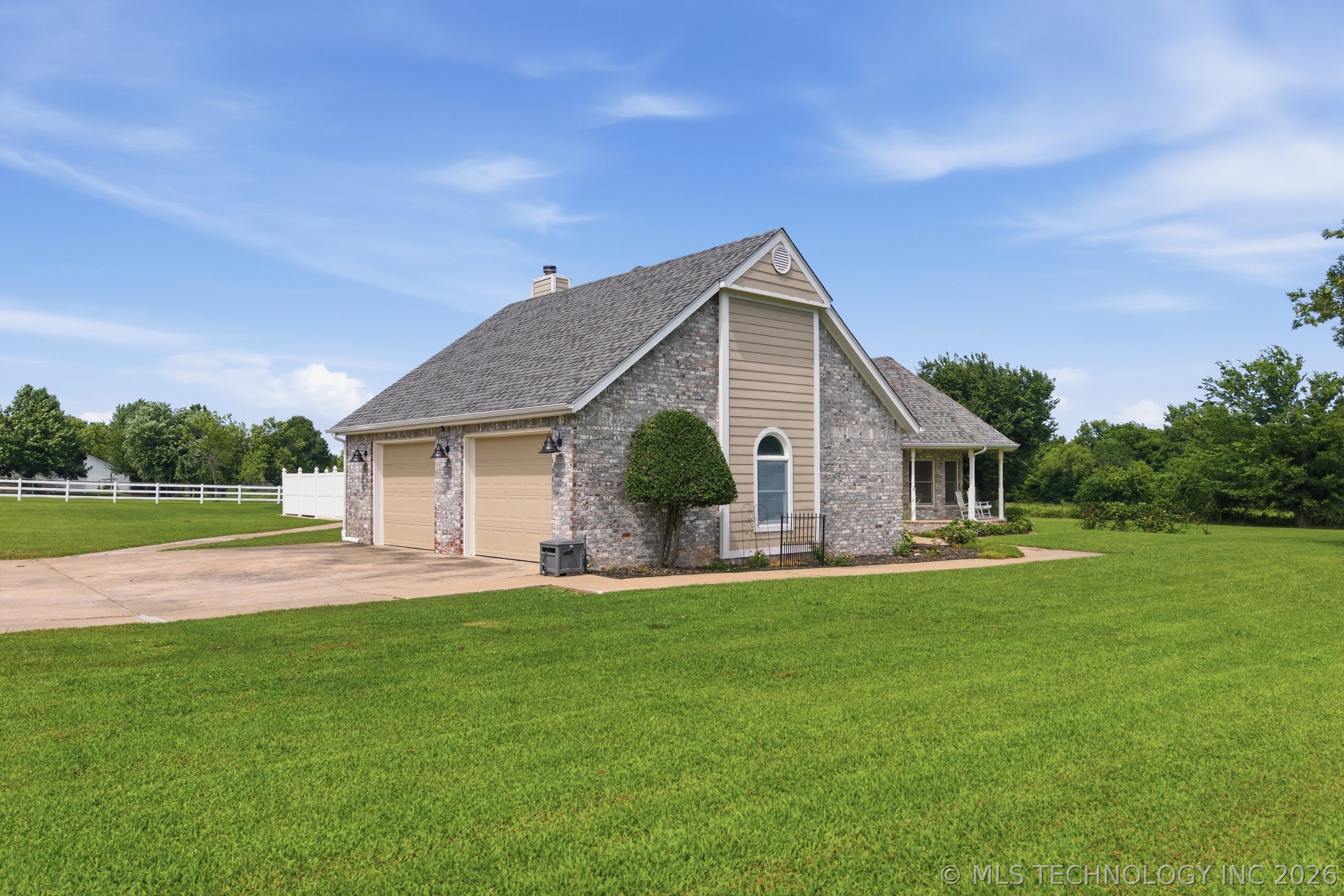 29945 S River Ridge Drive Property Photo 3