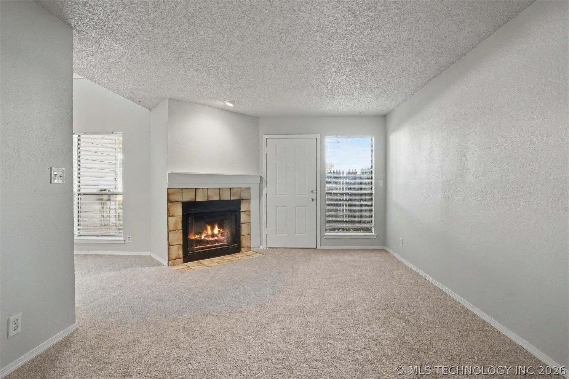 2701 S Juniper Avenue W 108 Property Photo 3