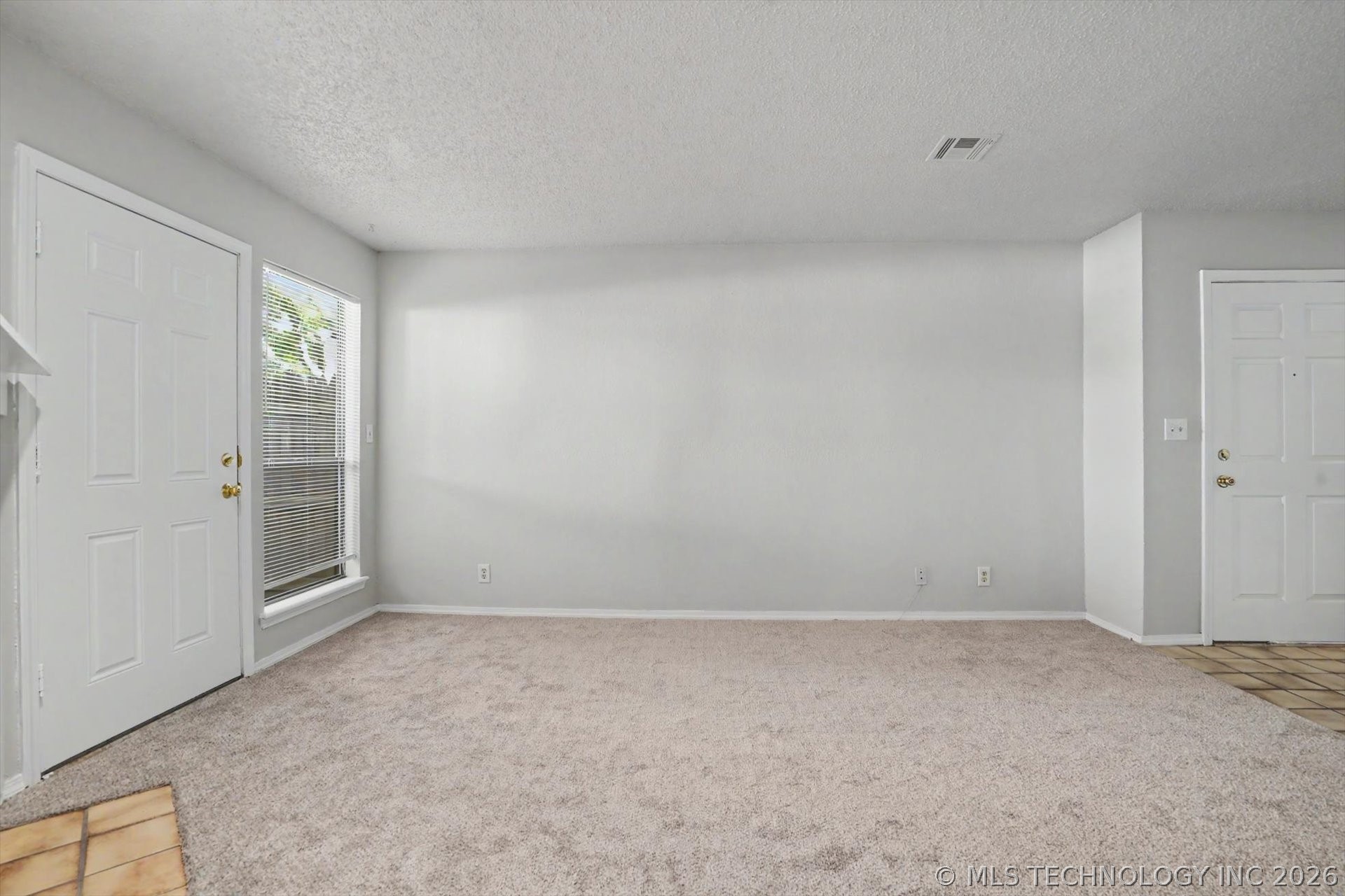 2701 S Juniper Avenue W 108 Property Photo 5