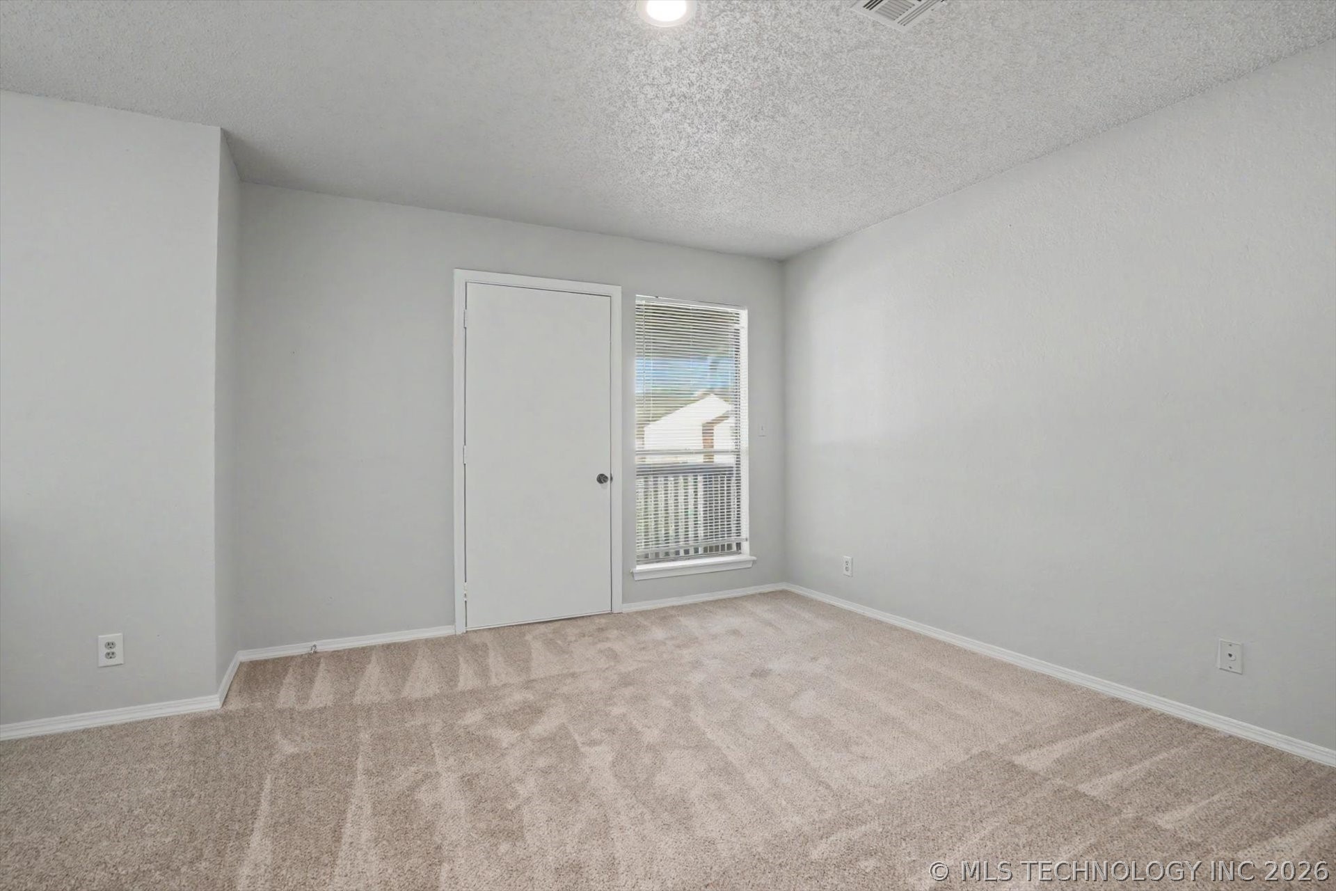 2701 S Juniper Avenue W 108 Property Photo 16